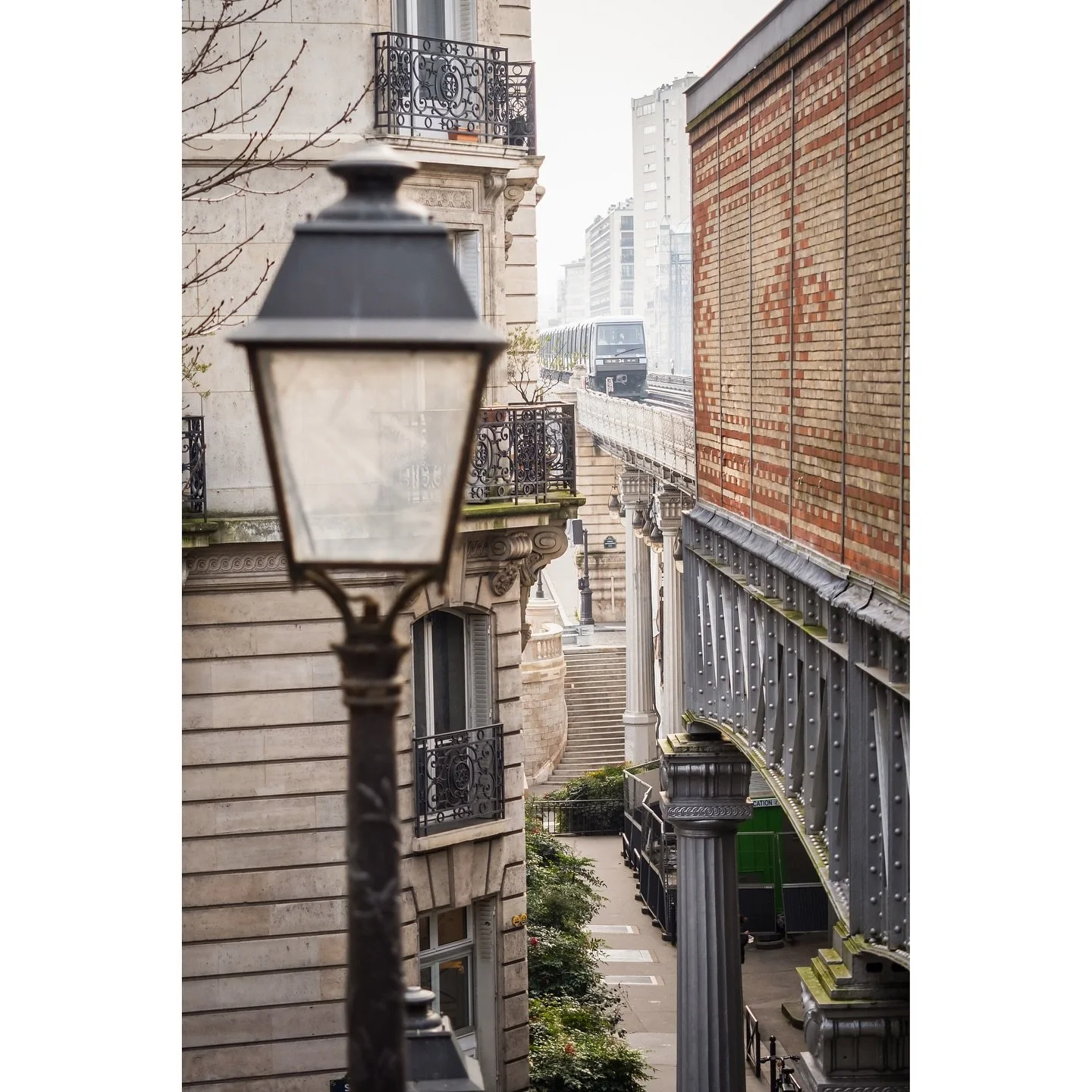 Copy of the classic metro shot of Paris - Paris
.
.
#Paris #parisianbuildings #metroParis #M&eacute;tro #Parisrealestate #EiffelTower #metroparisien #TourEiffelParis #metrophoto #street_vision #metroligne6 #toitsdeParis #subwayphotography #ParisFranc