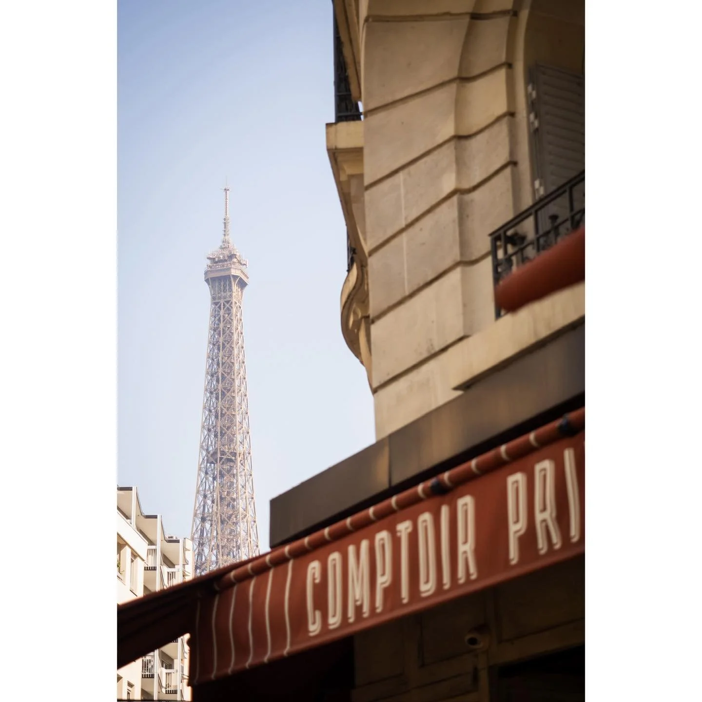 The Parisian counter - Paris
.
.
#Paris #EiffelTower #Trocadero #EiffelTowerHorse #streetphotography #ParisFranceofficial #TourEiffel #TourEiffelParis #visitParis #topParisphoto #comptoirparisien #photooftheday #horsepower #igersParis #ig_Paris #Pari