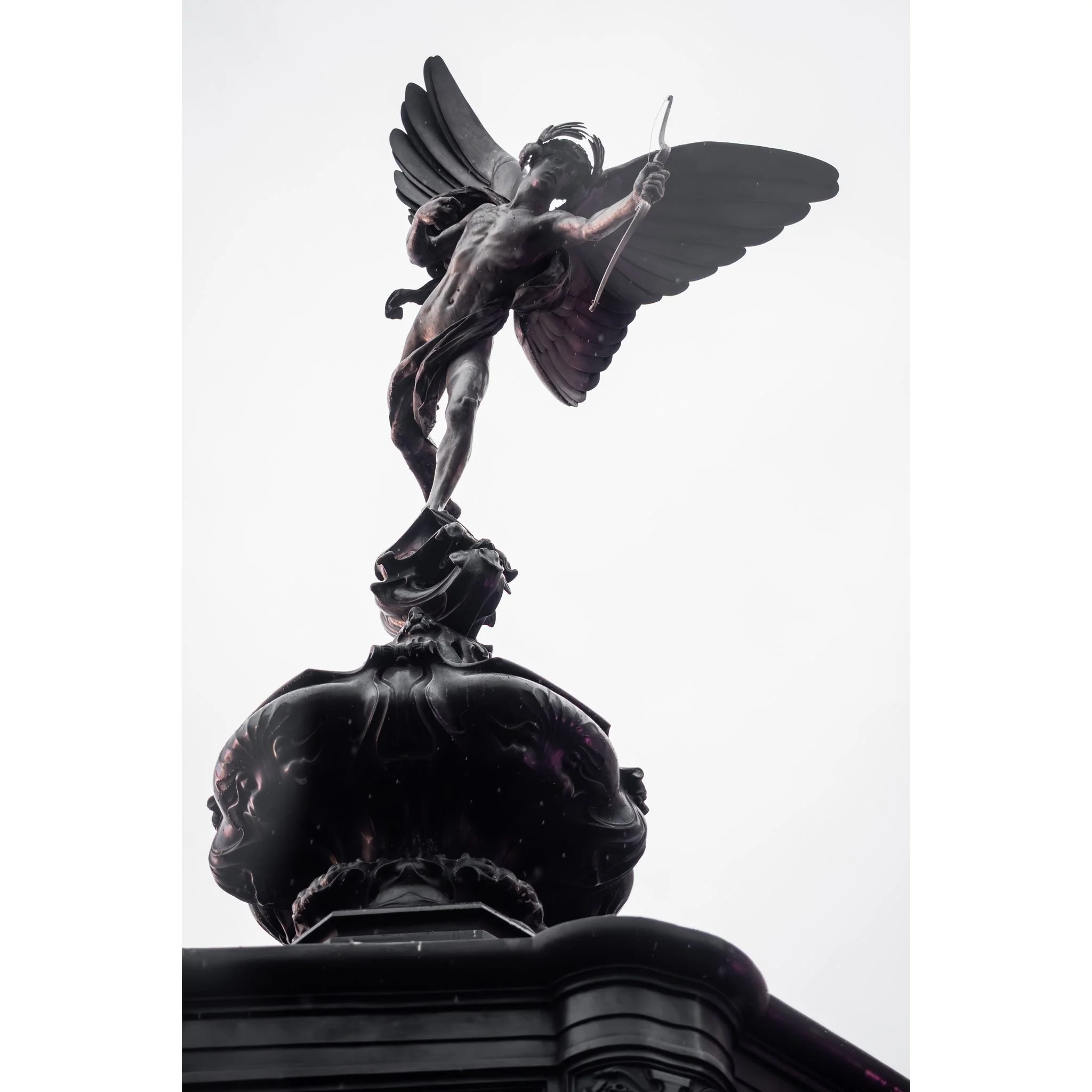 Eros above the city &mdash; London
.
.
#London #PiccadillyCircus #Eros #LondonPhotography #LondonLife
#VisitLondon #LondonCity #IGLondon #LondonShots #LondonViews
#StreetPhotography #UrbanPhotography #CityDetails #ArchitectureLovers
#FineArtPhotograp