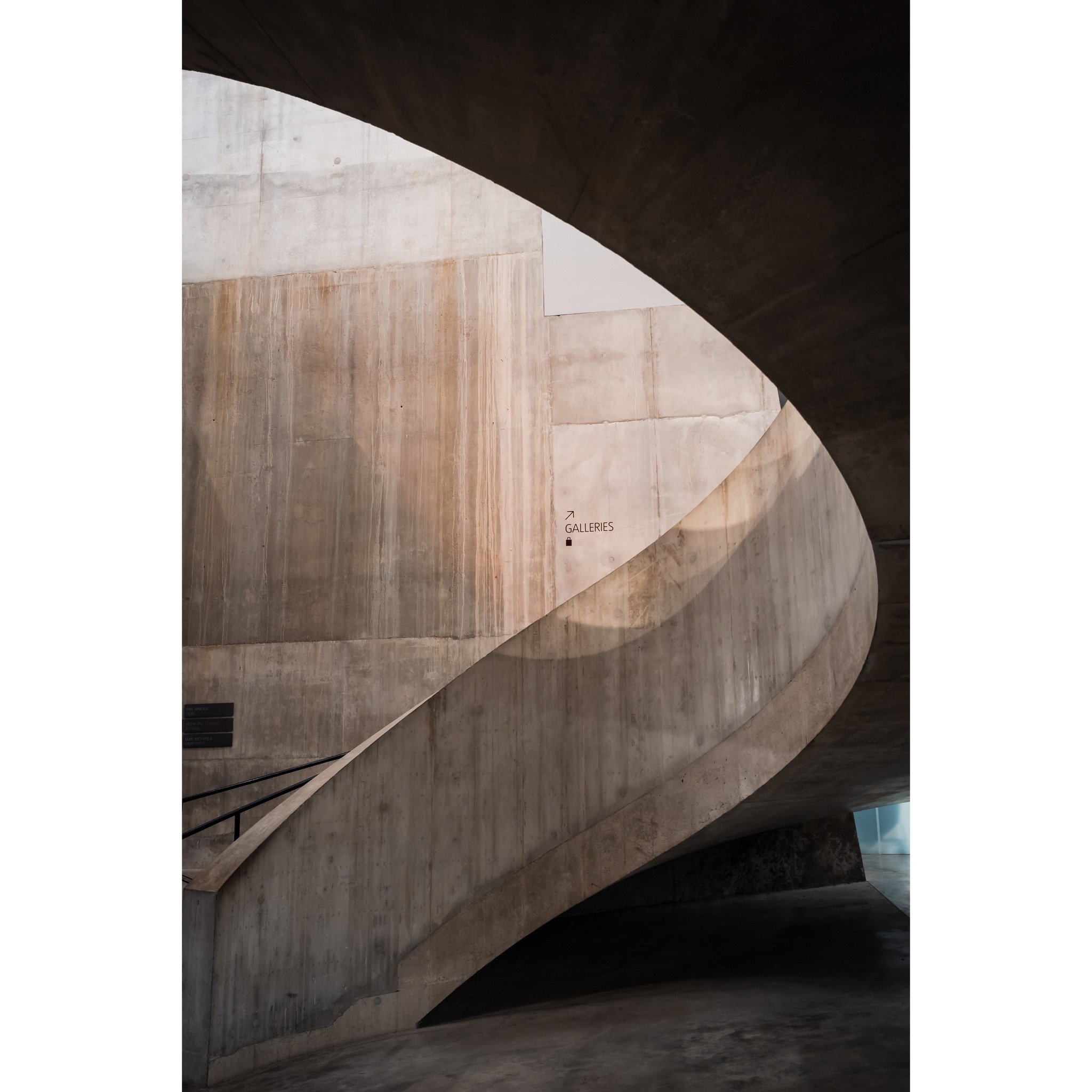 Lines &amp; light &mdash; London
.
.
#London #TateModern #LondonArchitecture #ArchitecturePhotography #ModernArchitecture
#ConcreteArchitecture #MinimalArchitecture #LondonPhotography #VisitLondon
#LondonCity #IGLondon #LondonShots #LondonViews #Urba