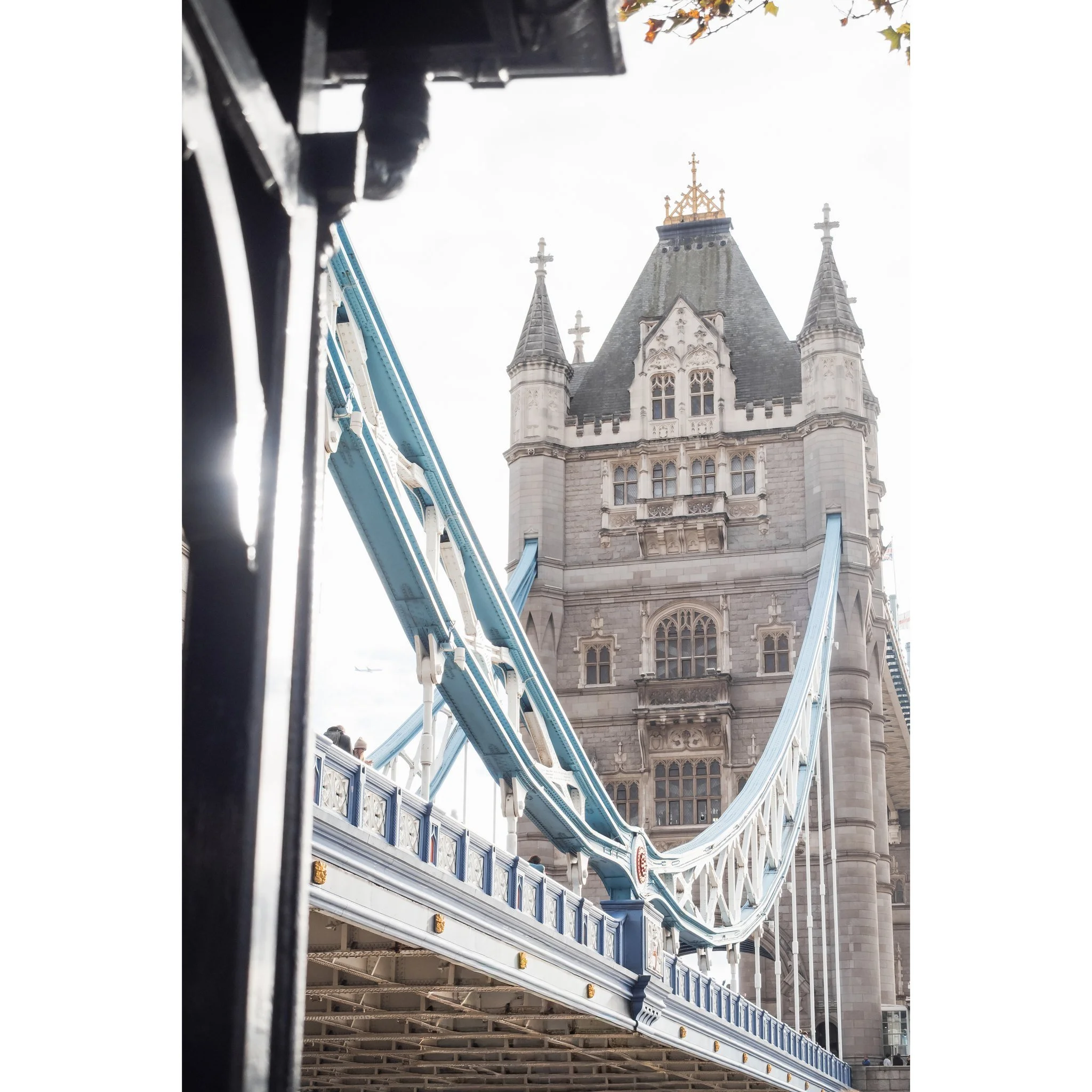 Where lines meet the sky &mdash; London
.
.
#London #TowerBridge #LondonPhotography #LondonLife #VisitLondon
#LondonCity #IGLondon #LondonShots #LondonViews #UrbanPhotography
#ArchitecturePhotography #ArchitectureLovers #CityDetails #LinesAndShapes
#