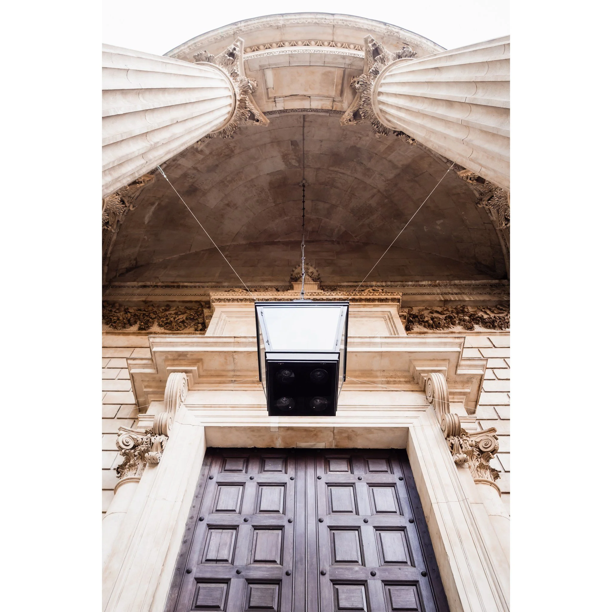 Under the grand entrance of St Pauls Cathedral - London
.
.
#London #StPaulsCathedral #LondonPhotography #LondonLife
#VisitLondon #LondonCity #IGLondon #LondonShots #LondonViews
#ArchitectureLovers #ArchitecturePhotography #Symmetry
#UrbanPhotography