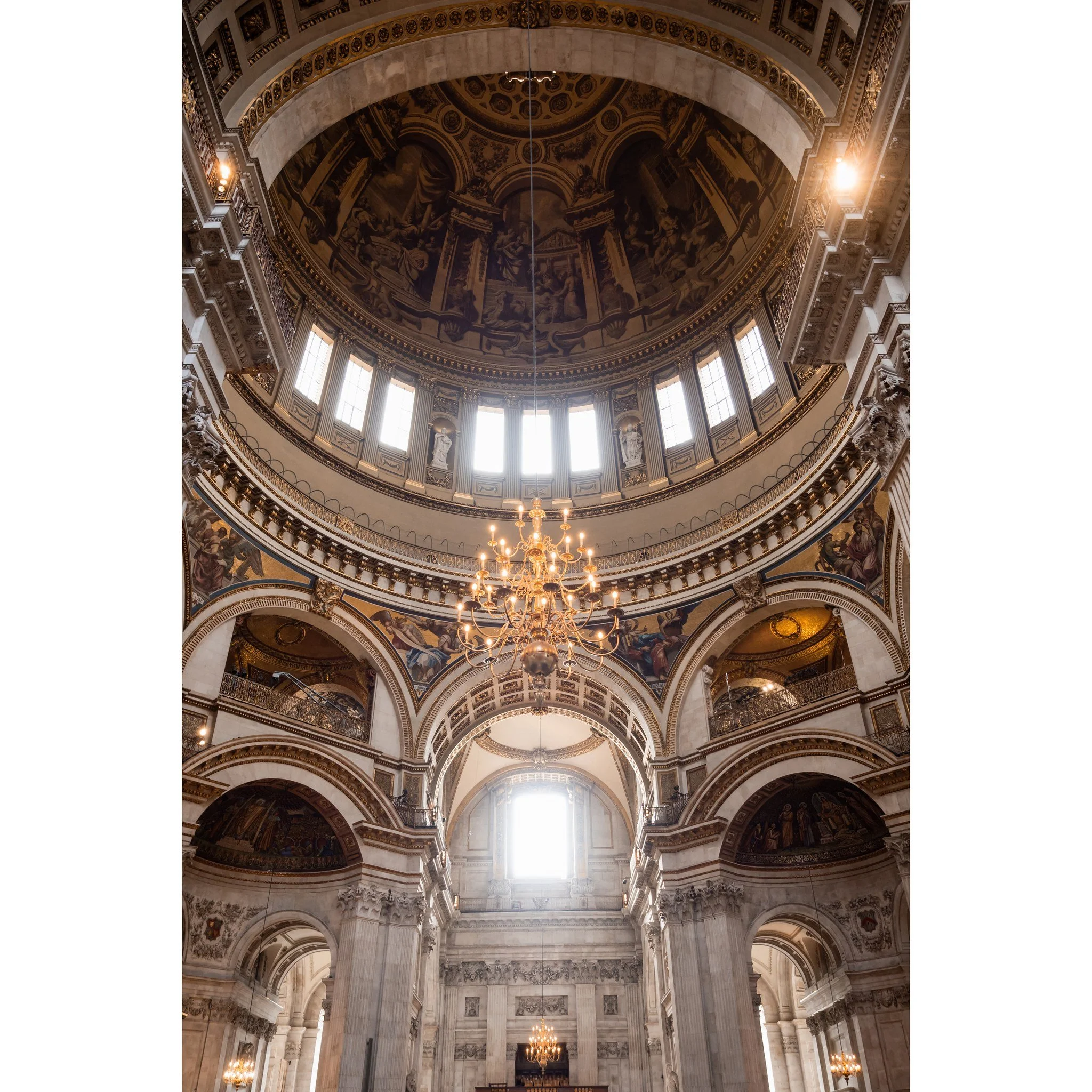 Light pouring through the dome of St Pauls Cathedral - London
.
.
#London #StPaulsCathedral #LondonPhotography #LondonLife
#VisitLondon #LondonCity #IGLondon #LondonShots #LondonViews
#ArchitectureLovers #ArchitecturePhotography #Symmetry
#ChurchPhot