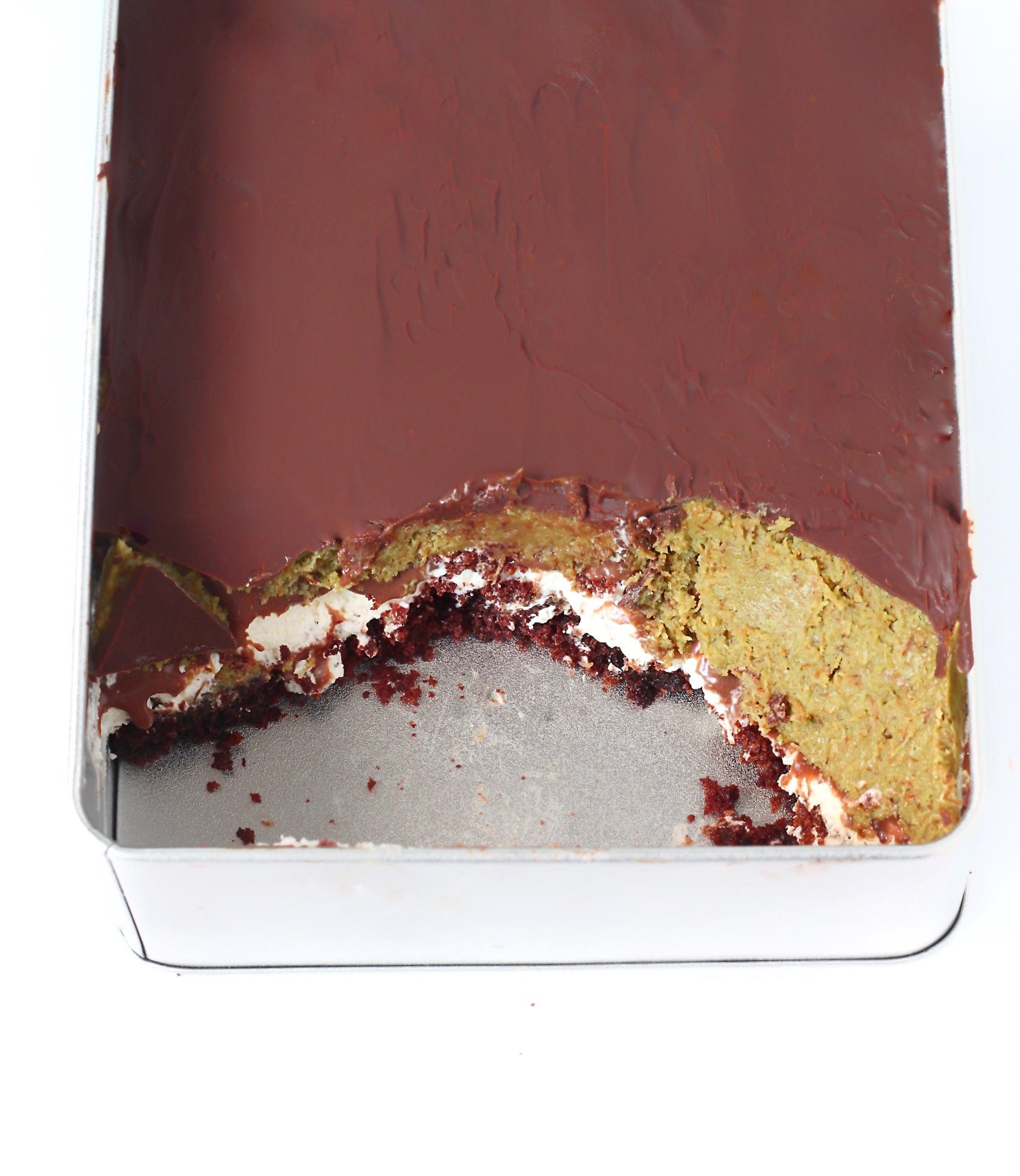 Pistachio Knafeh Cream Cake Box.jpg