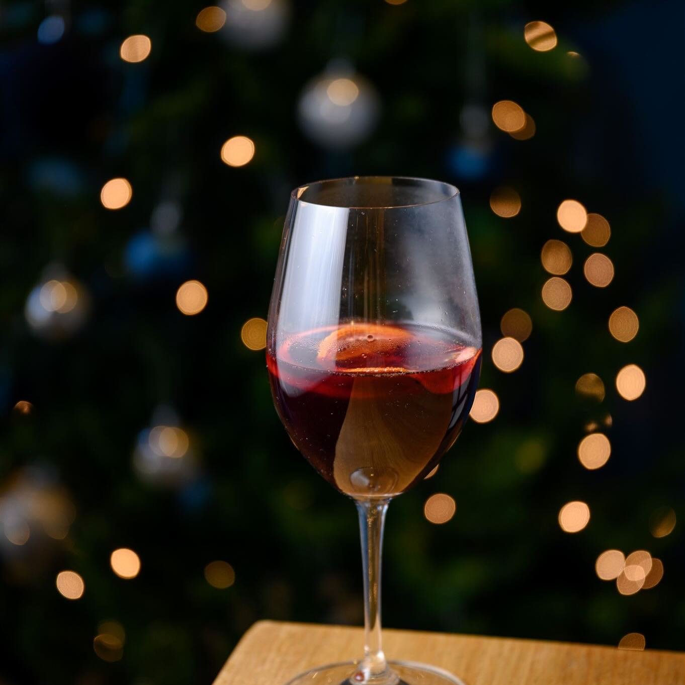 Mulled wine &amp; someone else cooking. Sound good?
We&rsquo;ve got a handful of tables available over the festive period &amp; the good news is that we&rsquo;re open as normal with the exception of Christmas Day &amp; Boxing Day. We&rsquo;re looking