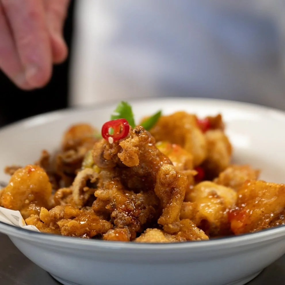 🦑 🌶️ 🍋&zwj;🟩 🌿 
Crispy squid &bull; fresh &amp; pickled chilli &bull; lime &bull; basil