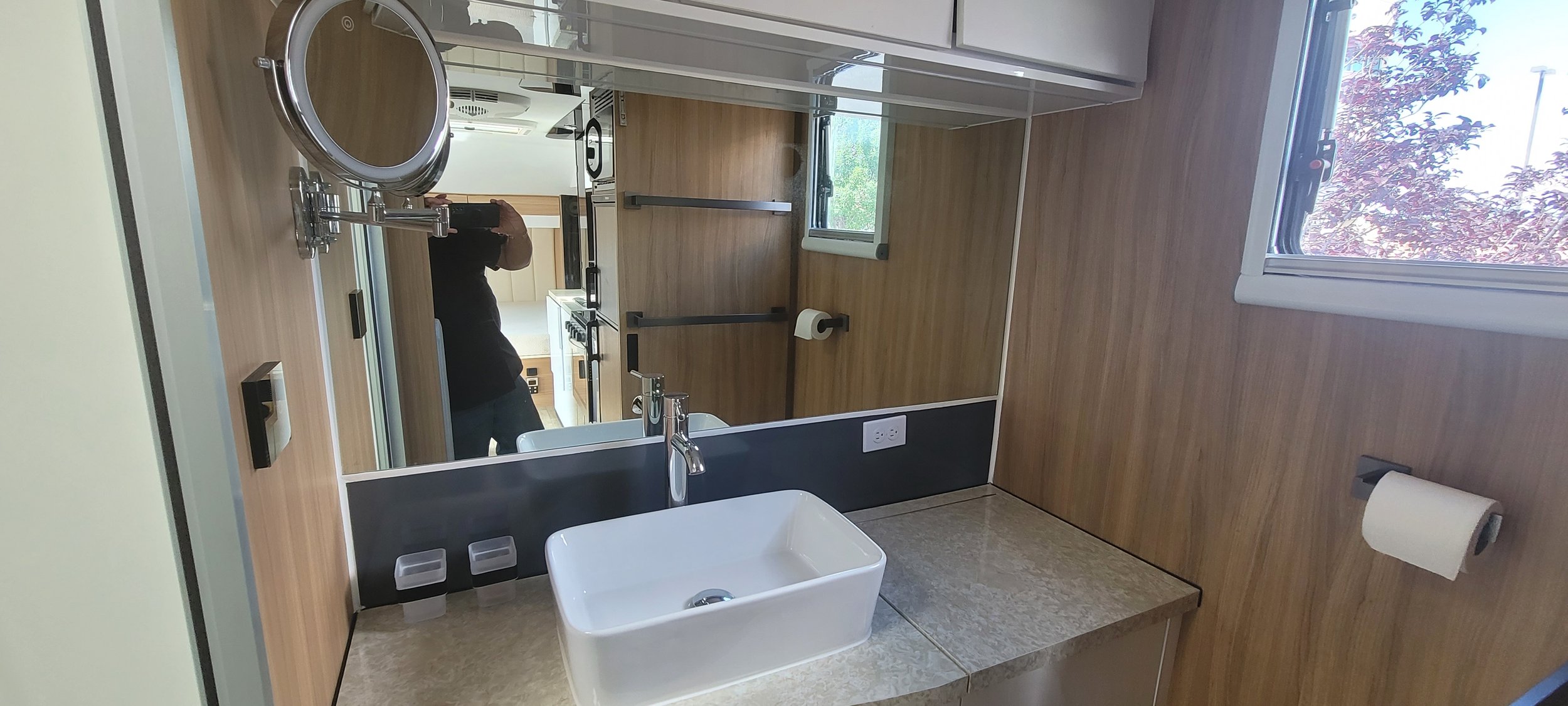 2022 Black Series HQ19 Camping Trailer For Sale