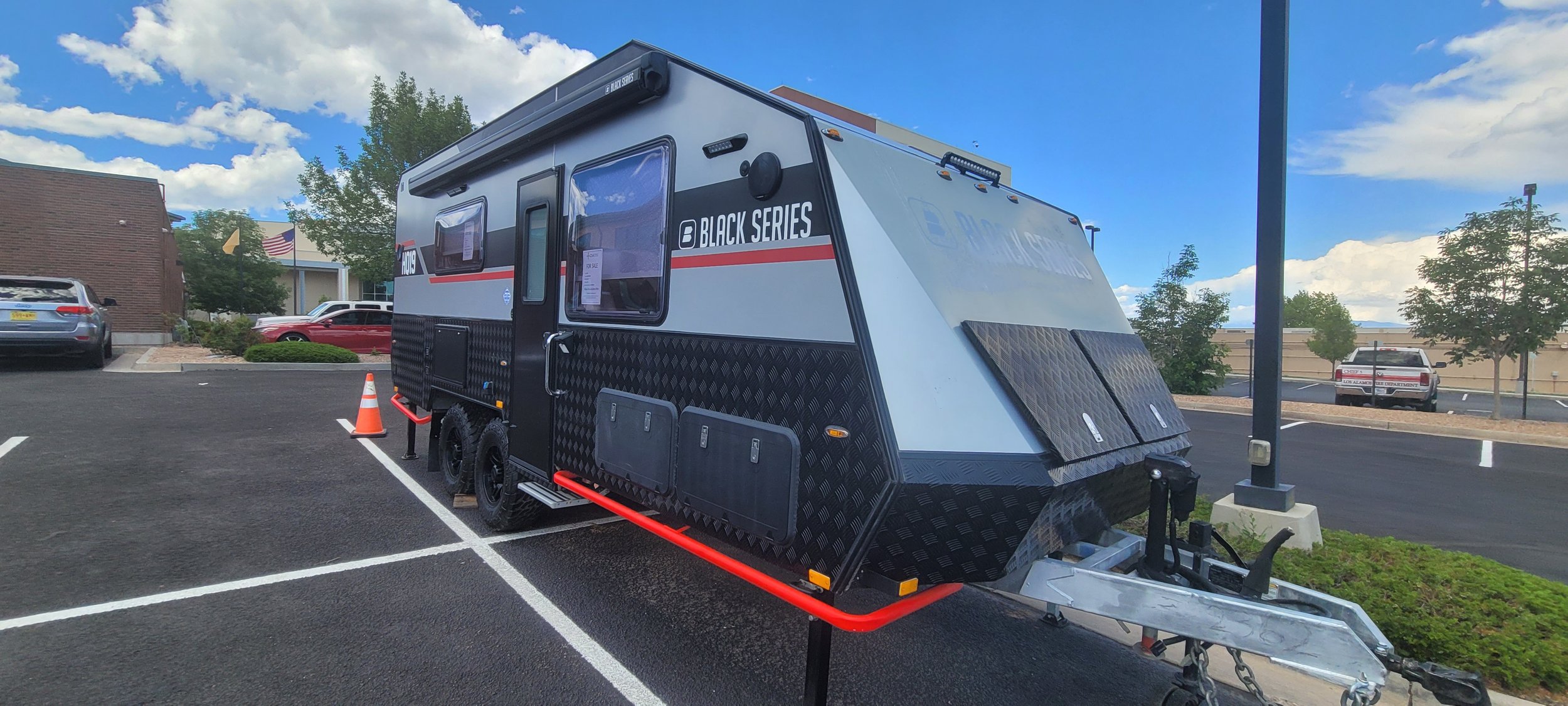 2022 Black Series HQ19 Camping Trailer For Sale