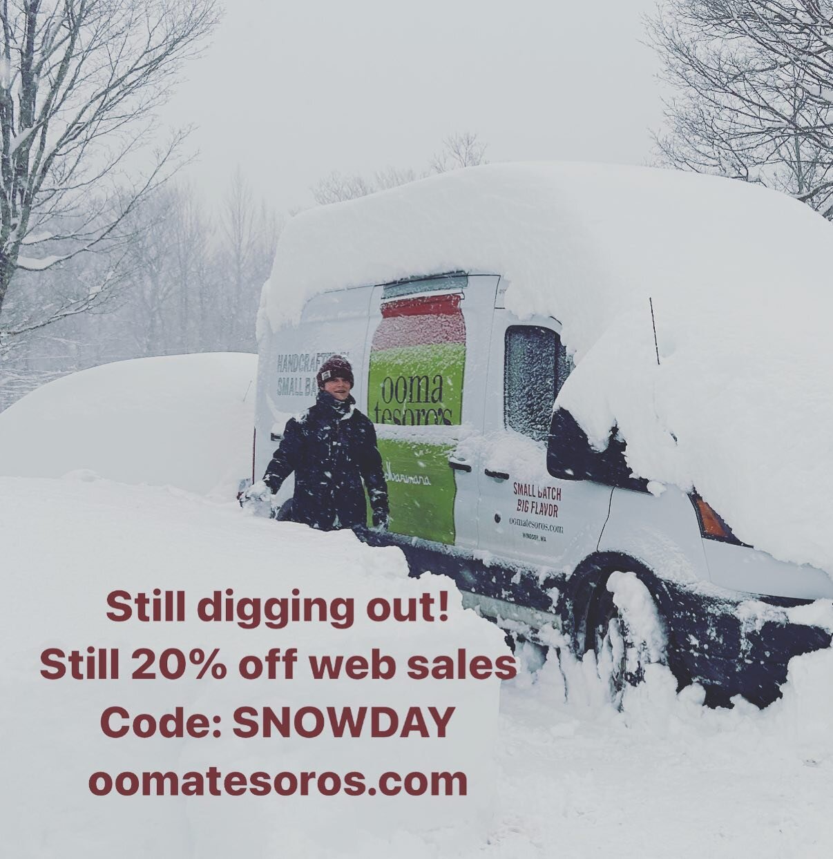 We continue to dig out of the 30&rdquo; of snow! That means our 20% off code: SNOWDAY is still yours to take. Head over to oomatesoros.com 🍝❄️🍝❄️🍝 #snowday #bestjarredmarinara #marinara #snowdaysale #stockyourpantry #pantryjewel #intheberkshires