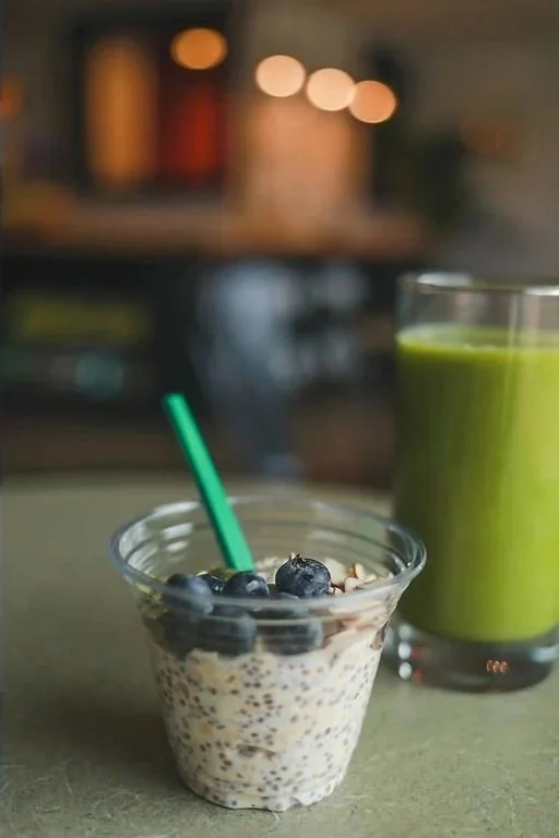 Overnight Oats and a Green Smoothie