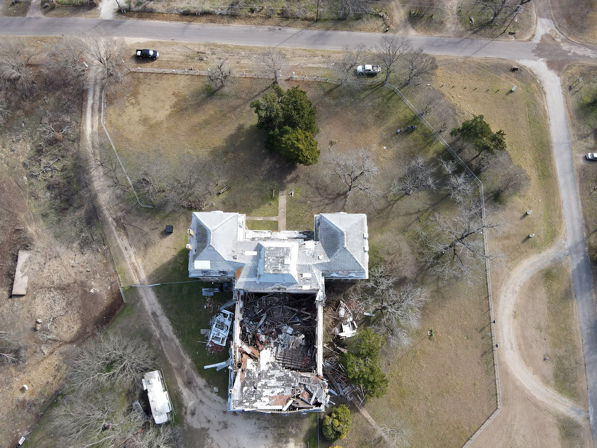 Limestone_TexasHall_Details11.jpg