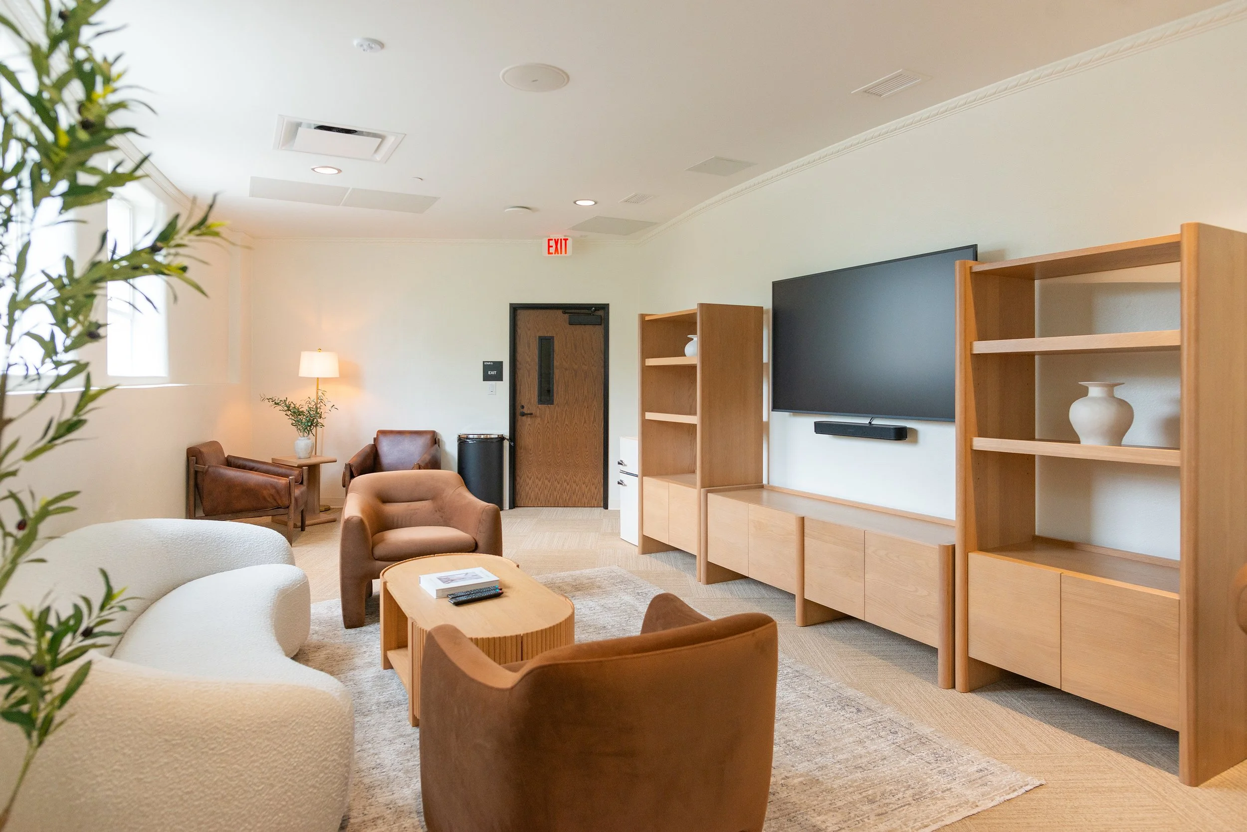 18_Dream Center_After_Green Room.jpg