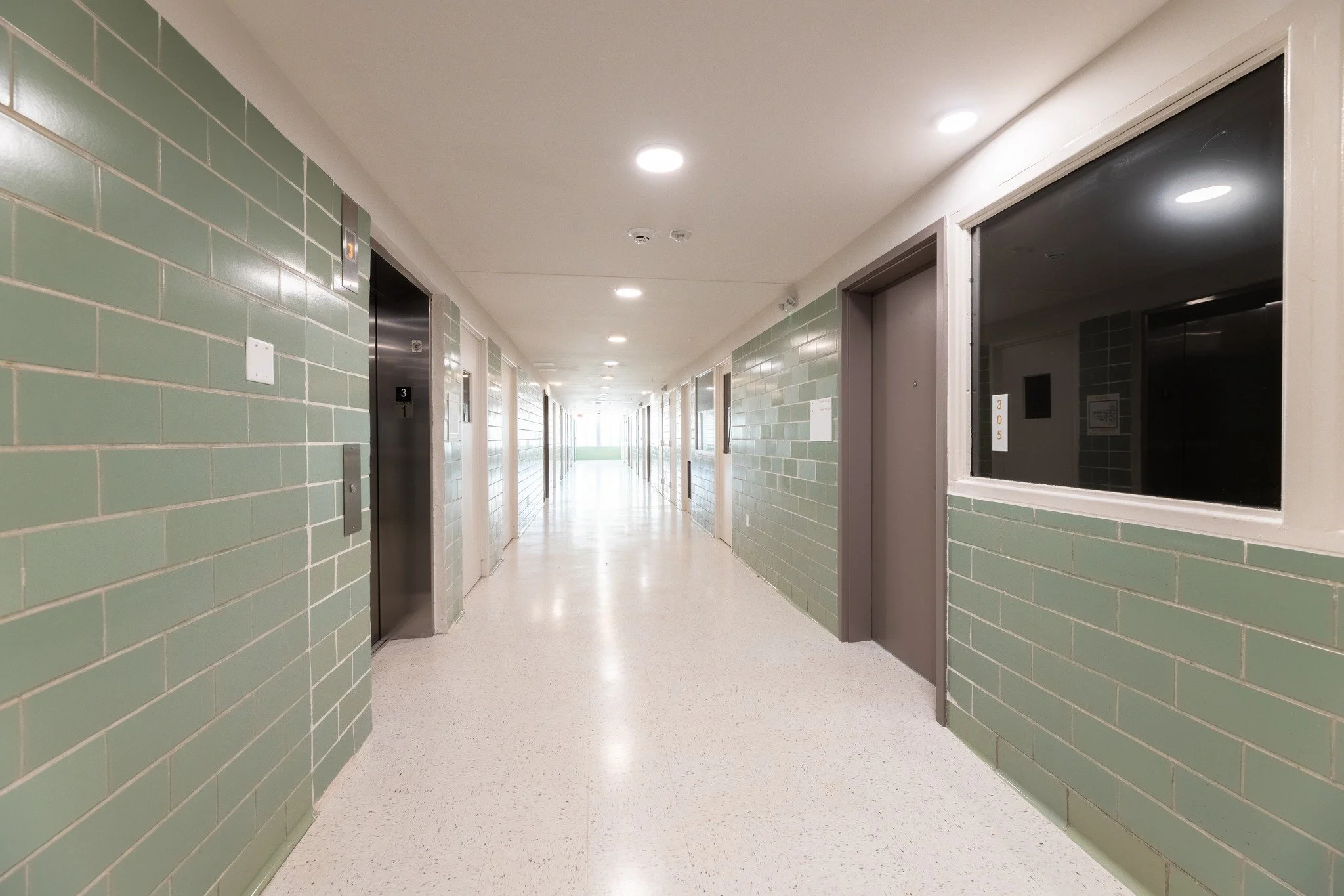 19_Landmark 301_After_Corridor.jpg