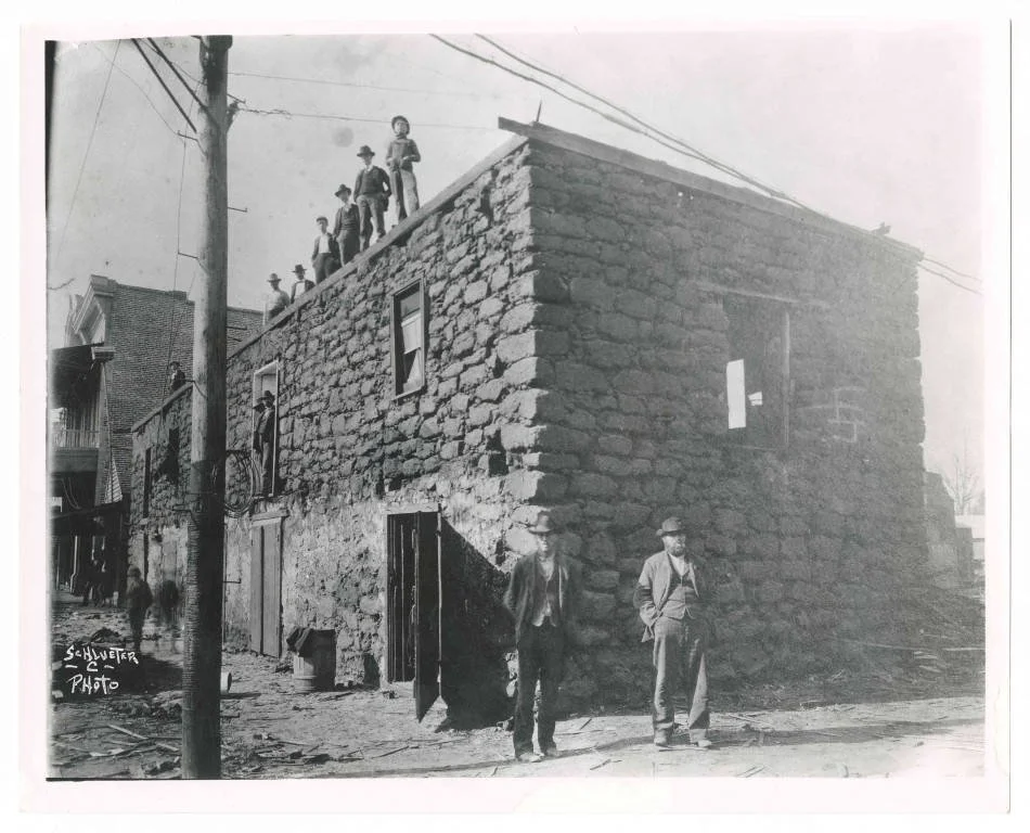1902