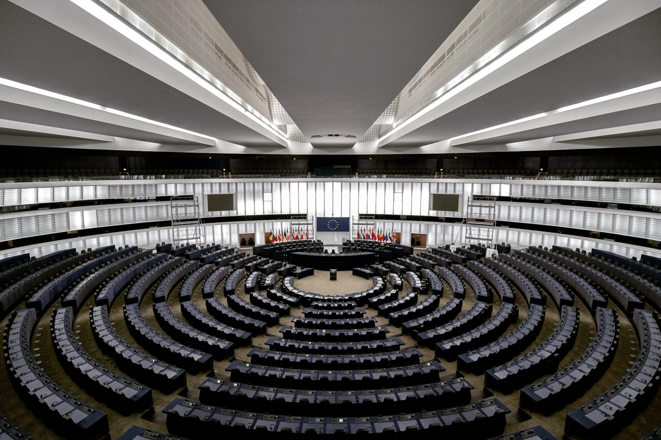 European legislations: sustainable cosmetic packaging
