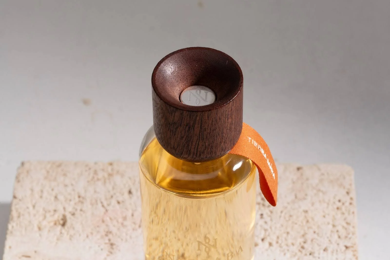 Wooden cosmetic cap: the premium and sustainable solution transforming beauty design