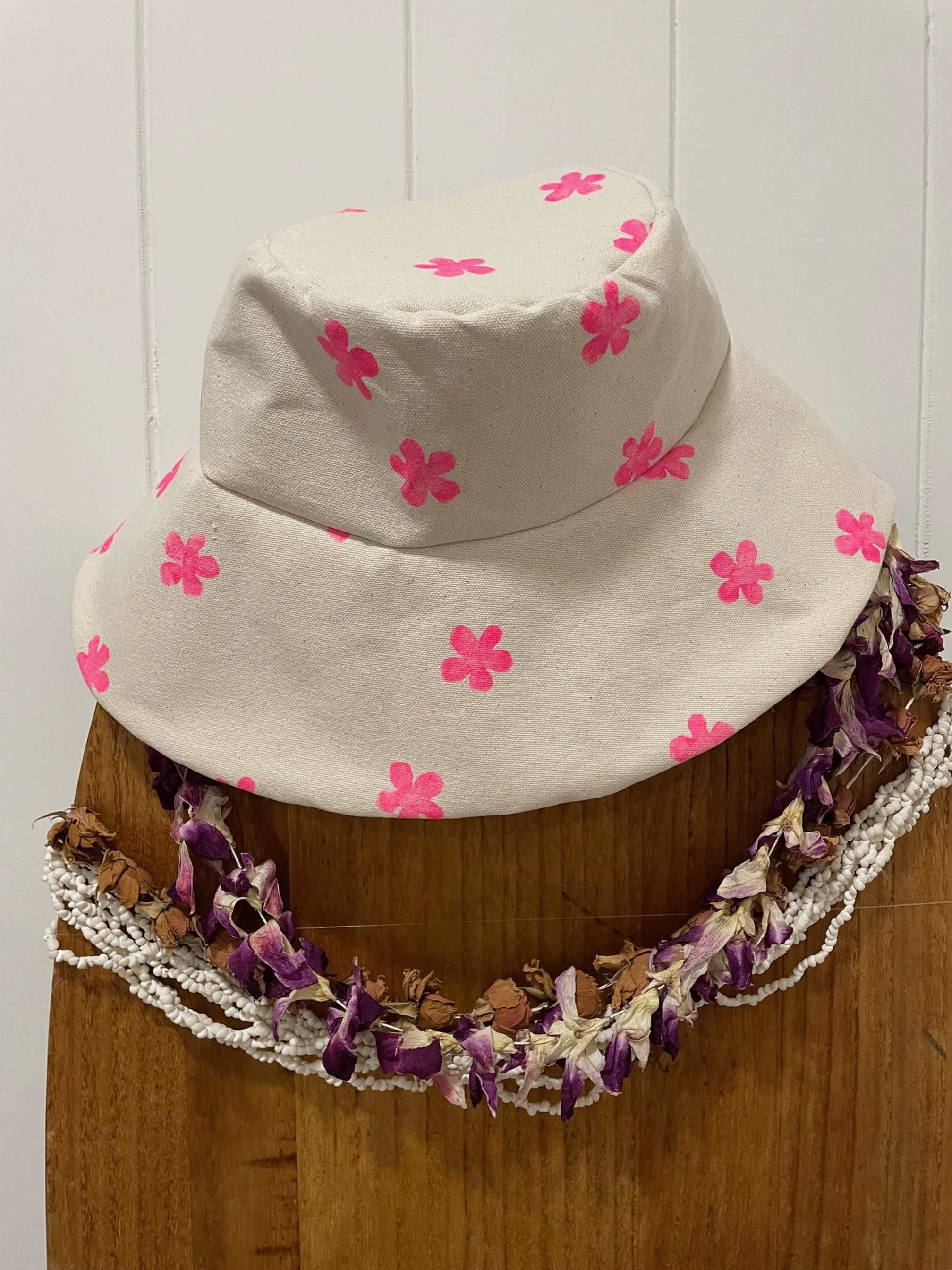 Day Traveler - Mini Neon Pink Flowers