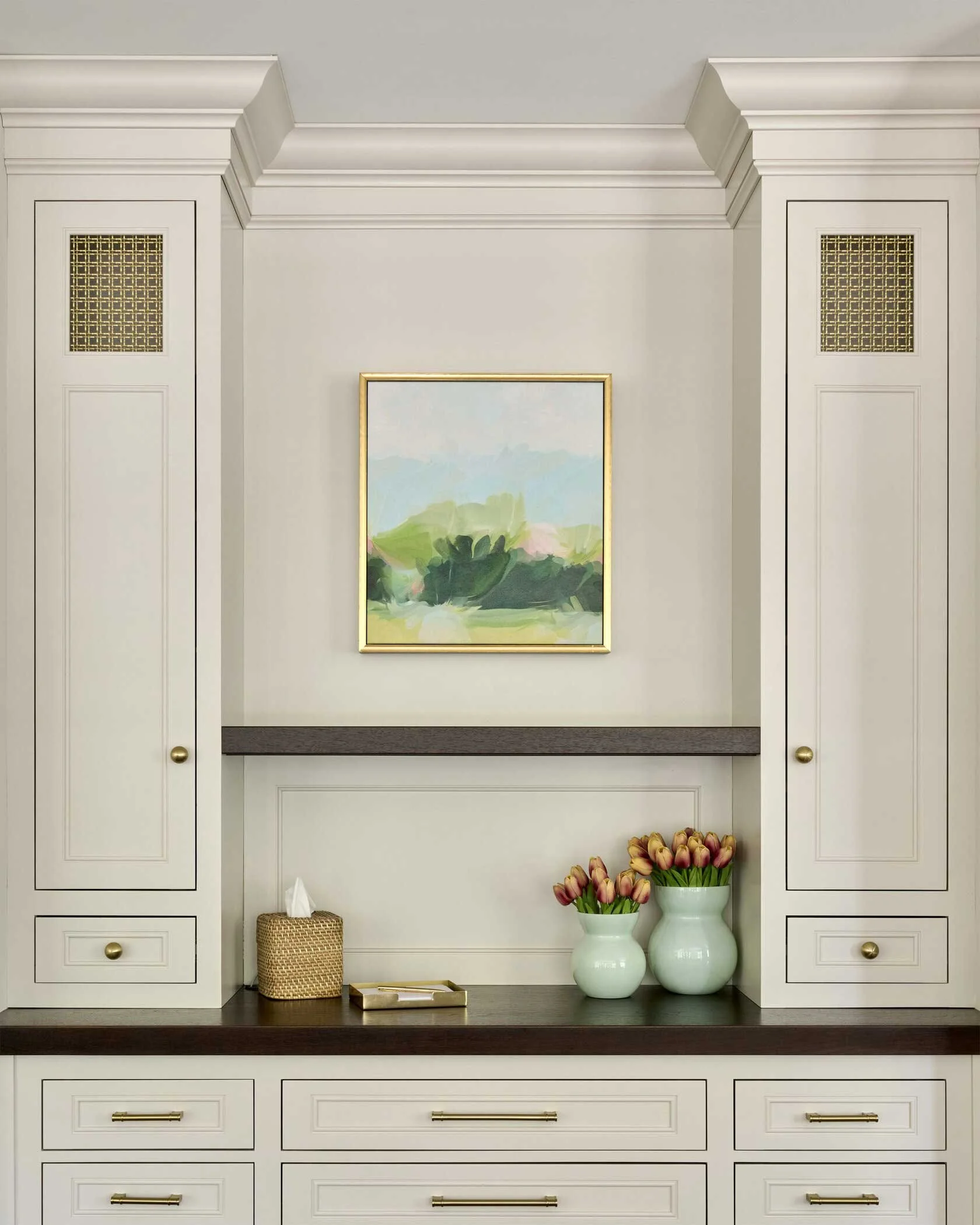 closeup-kitchen-cabinets-and-painting-in-alcove.jpg