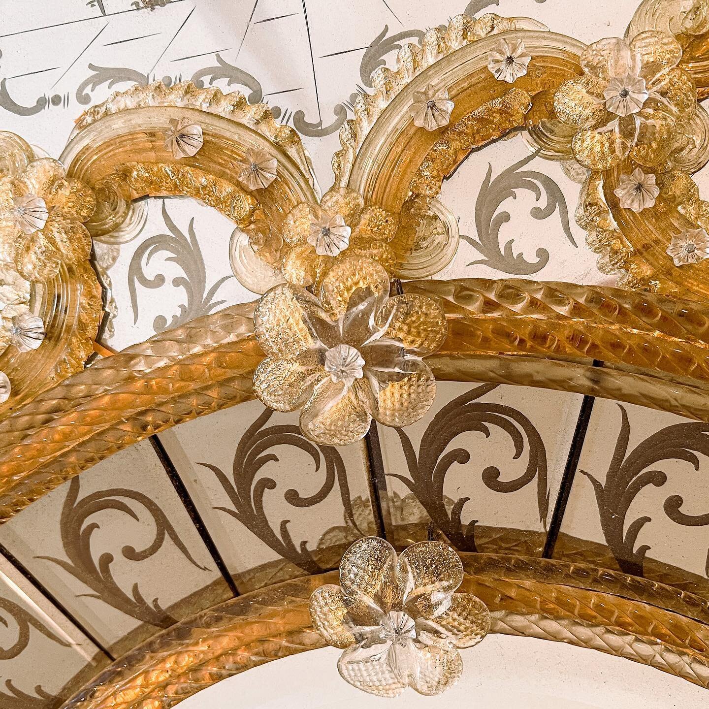 Murano mirror details 🤩💛