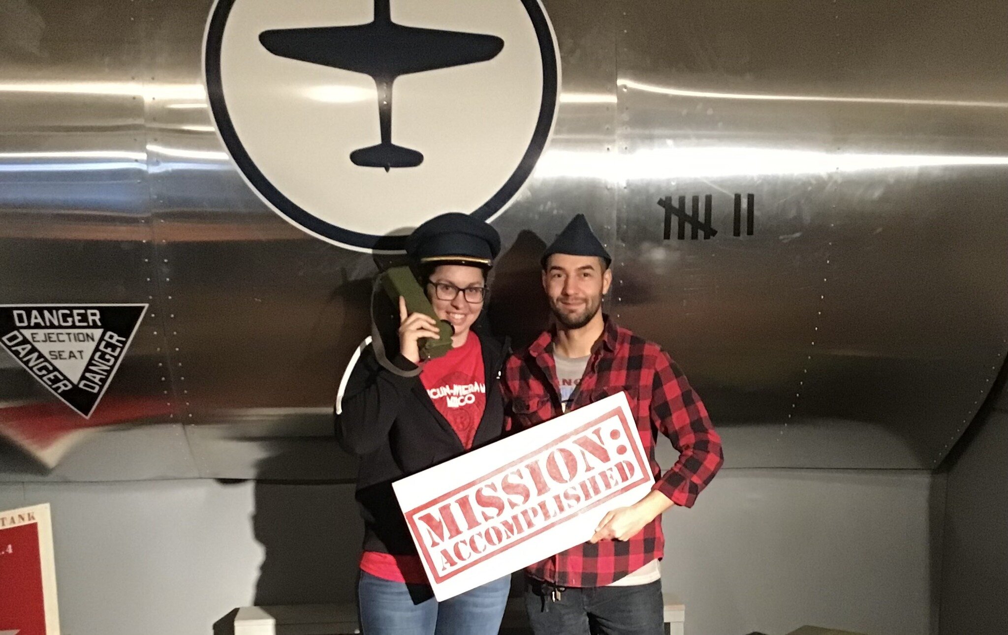 Another mission accomplished by the amzing duo Ultimate Bombers! 💣These two succesfully escaped the Spy's Workshop and saved the world. Not bad for a Sunday!

The Spy's workshop is the perfect escape room for couples to work together and make an esc