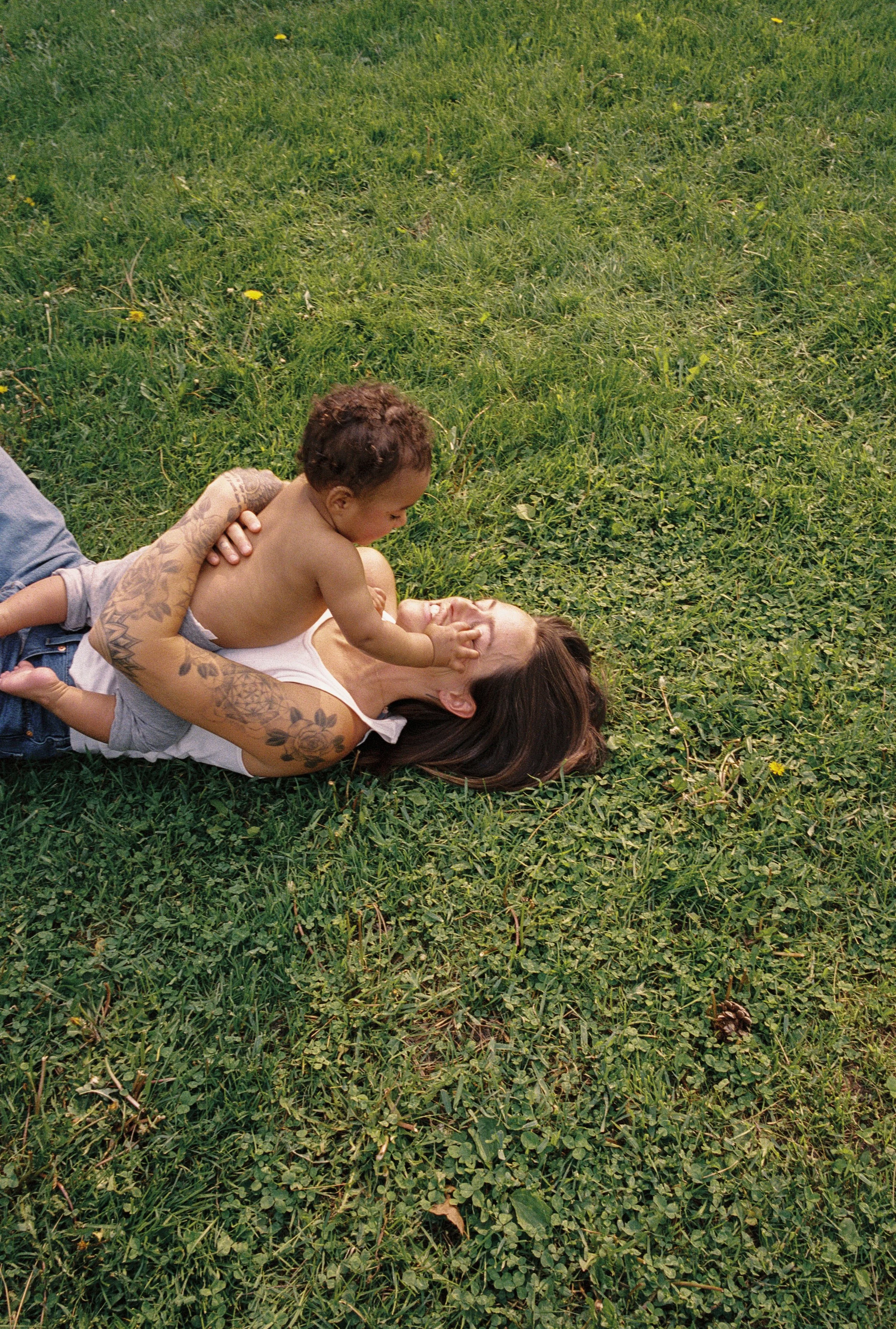 Candid family moments photographed on 35mm film by Ottawa analog photographer