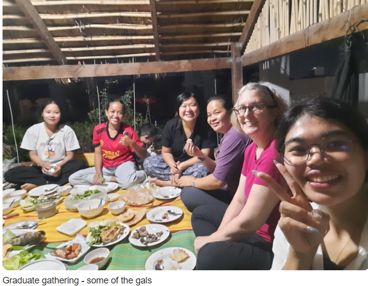 gals eating.PNG