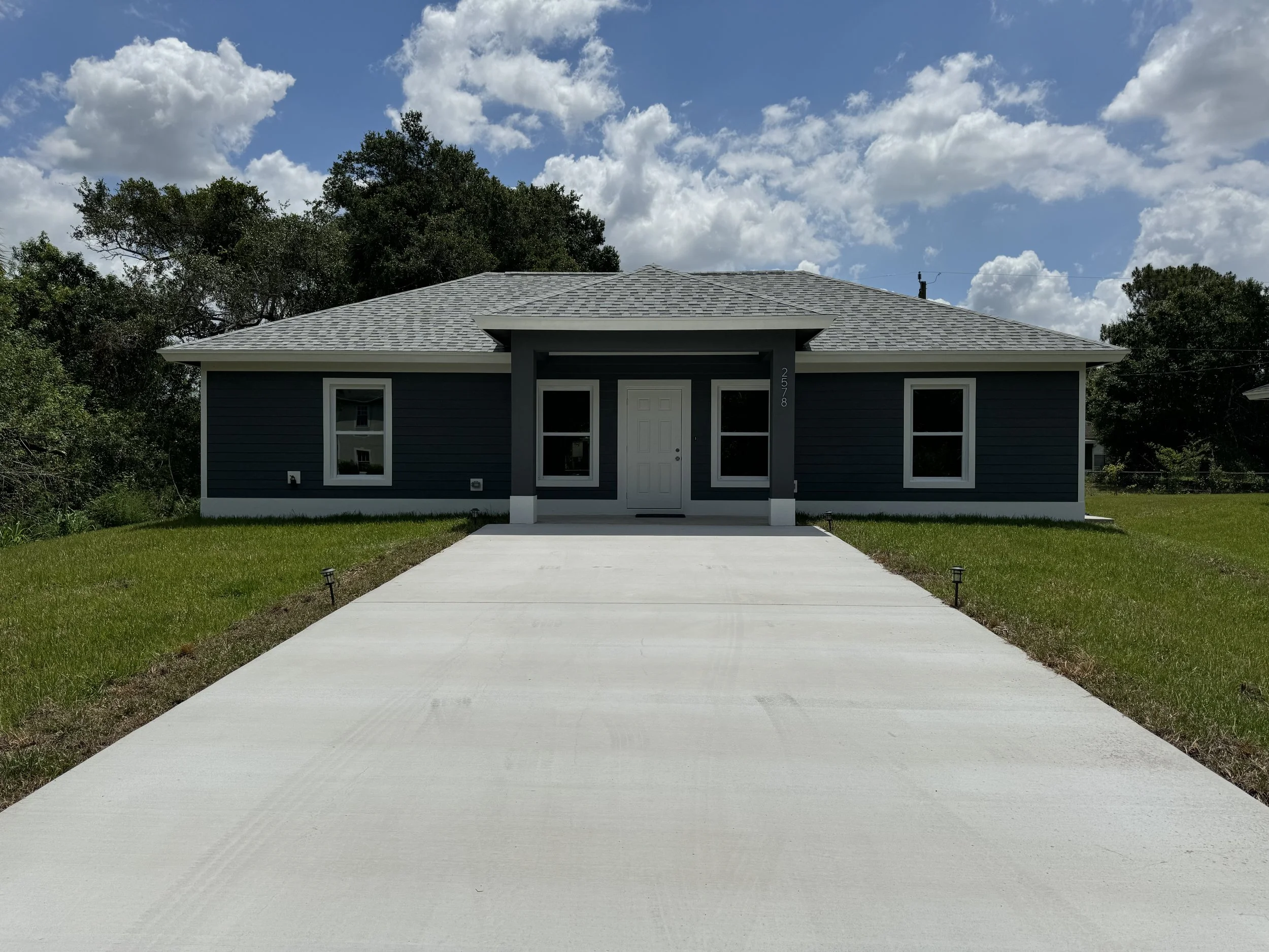 2615 NW 4TH ST