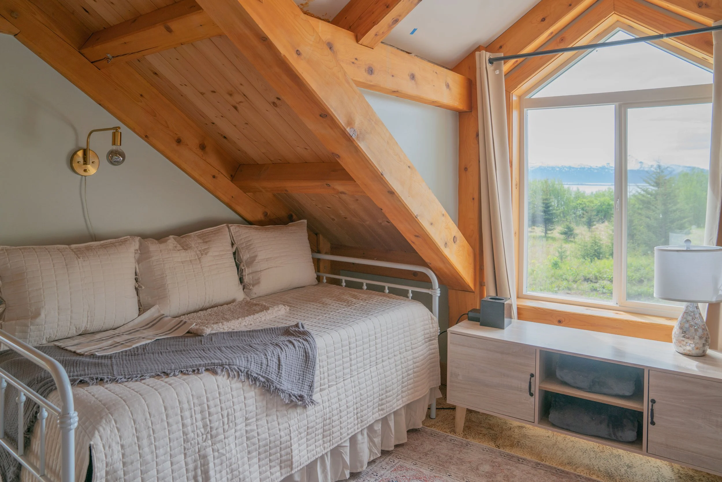 Morris Ave Green House Big (19 of 23).jpg