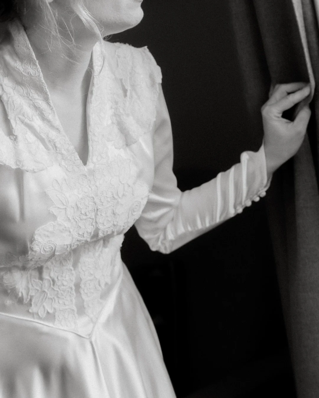 A few of my favourites from Millie &amp; Scott&rsquo;s intimate November wedding. 

Dress: @auburn_vintage_clothiers