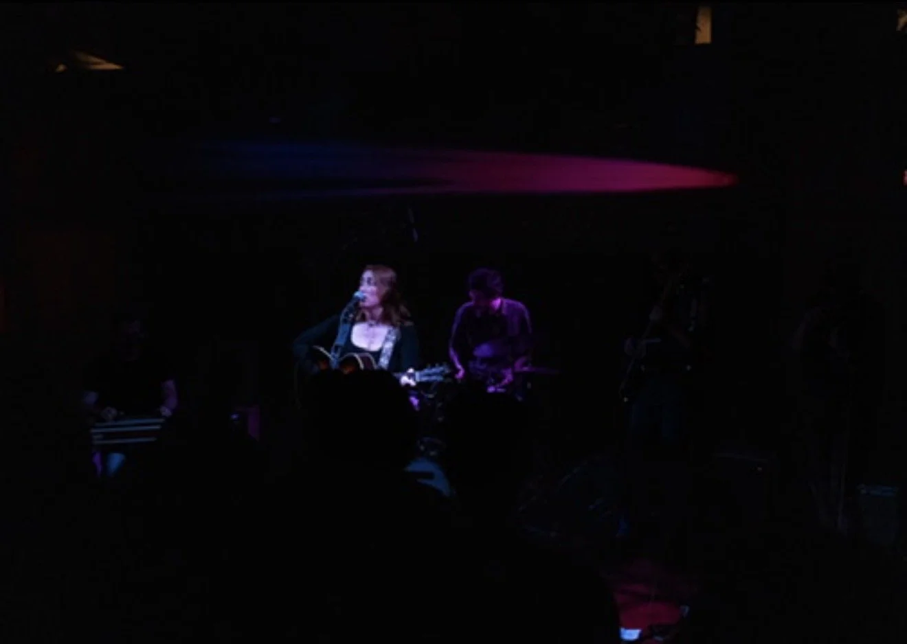 Comet Ping Pong Supporting Mirah with Dim Wizard
