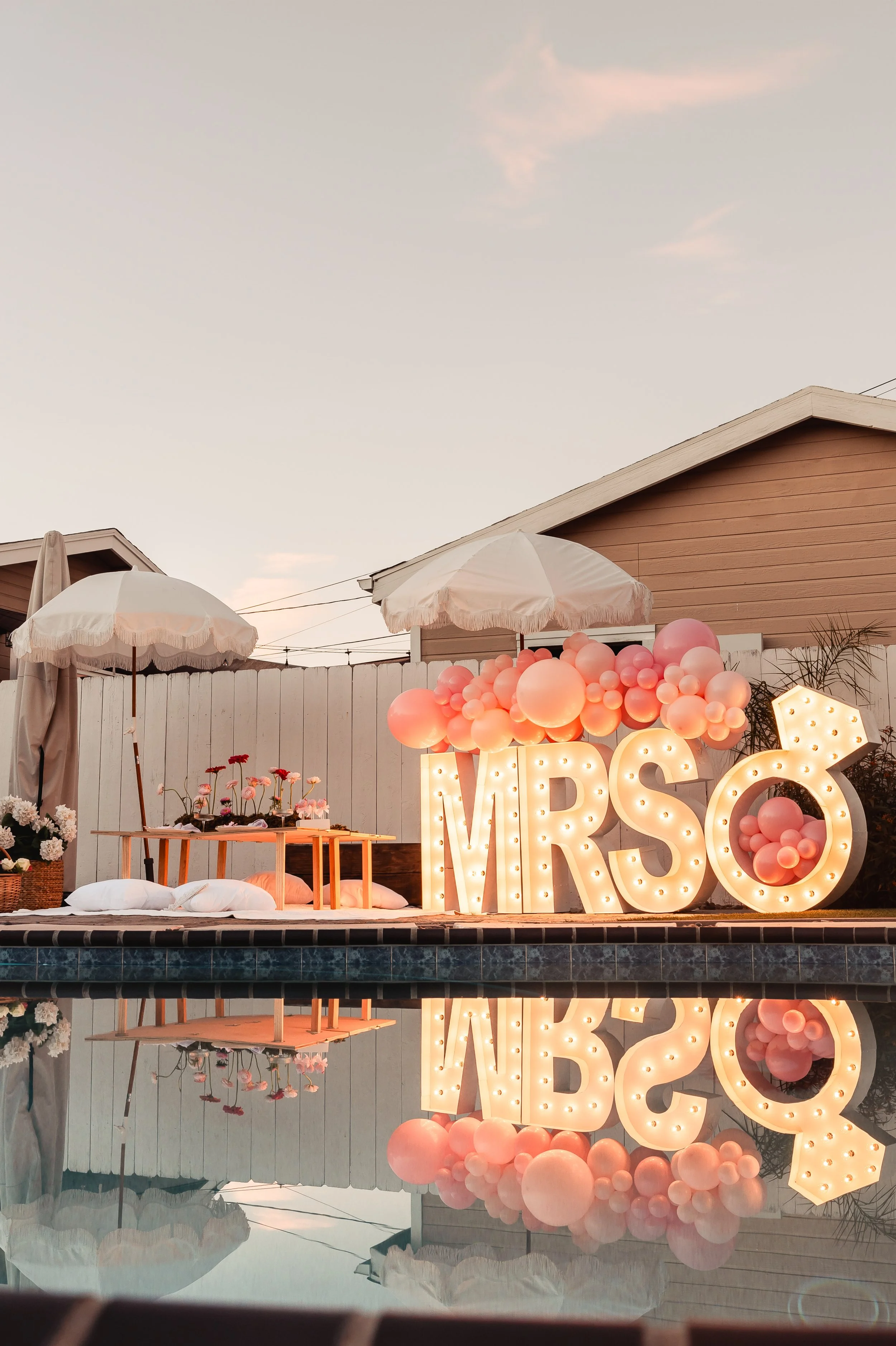 Large Letter (inquire for price)
Make a statement!
Perfect for: Baby Showers, Birthdays, Anniversary, Recommended for all picnics.