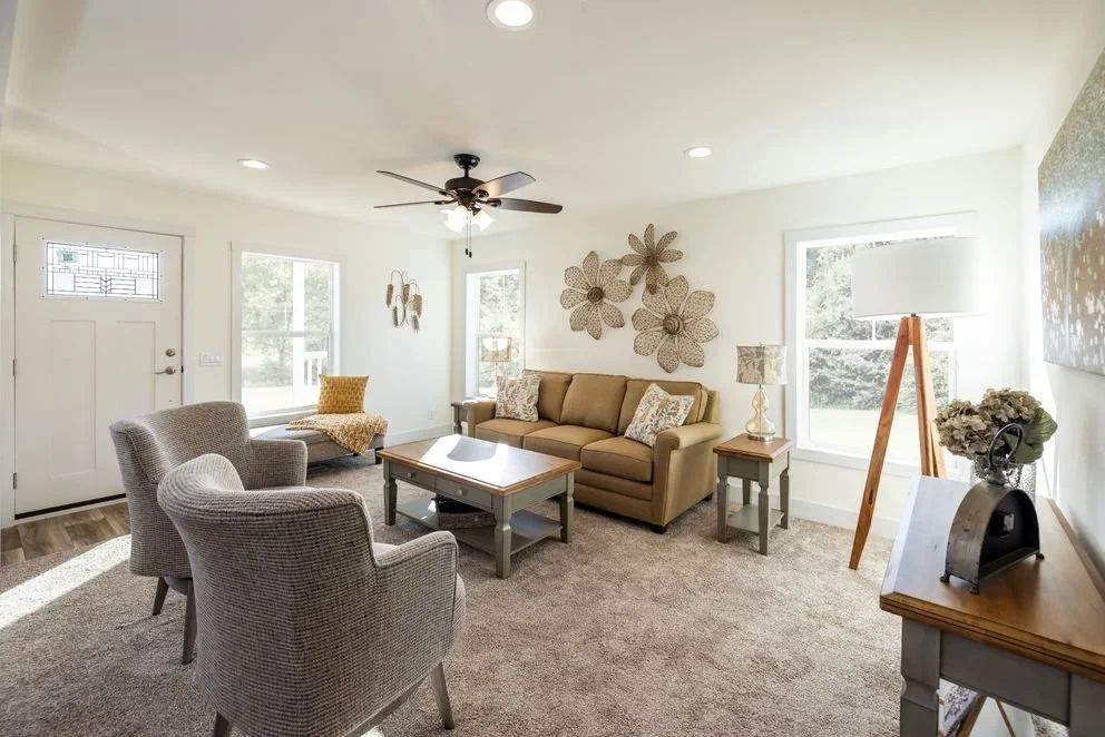 photo inside the johnny b goode livingroom 