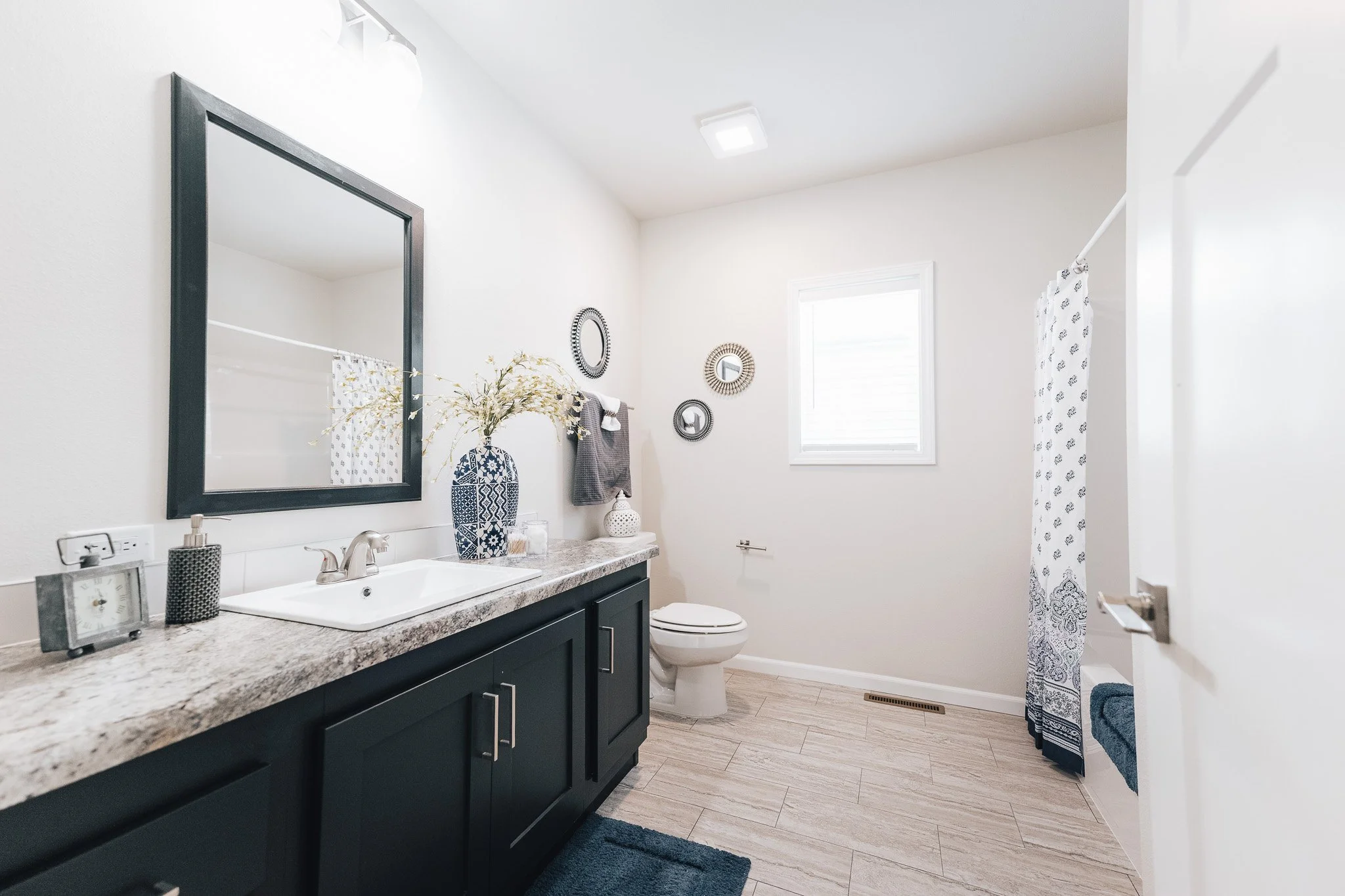 secondary bathroom in the bonnaVilla 2764 Premier Limited 