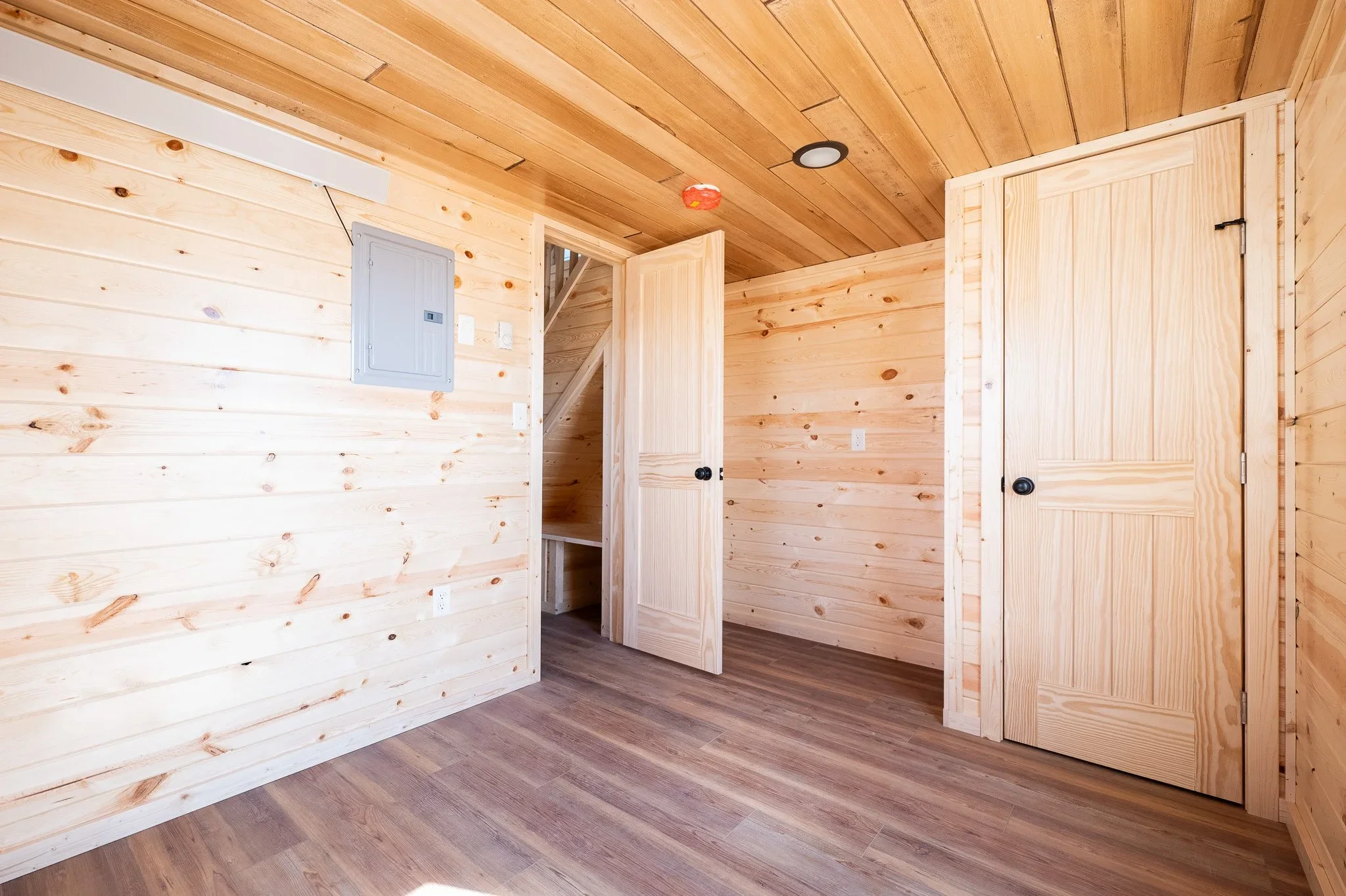 master bedroom photo inside the dakota cabin trailblazer