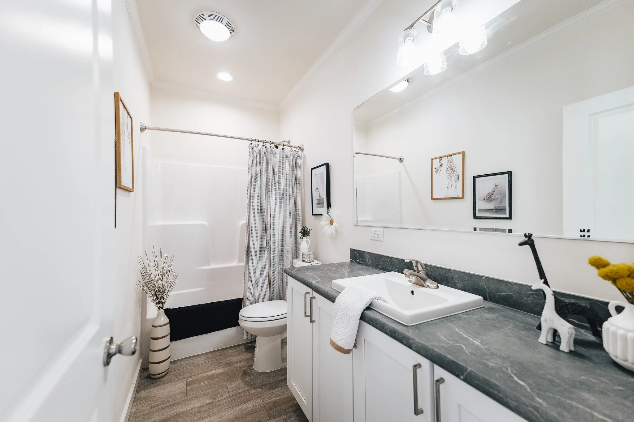 secondary bathroom photo inside cavco sapphire manufactured home