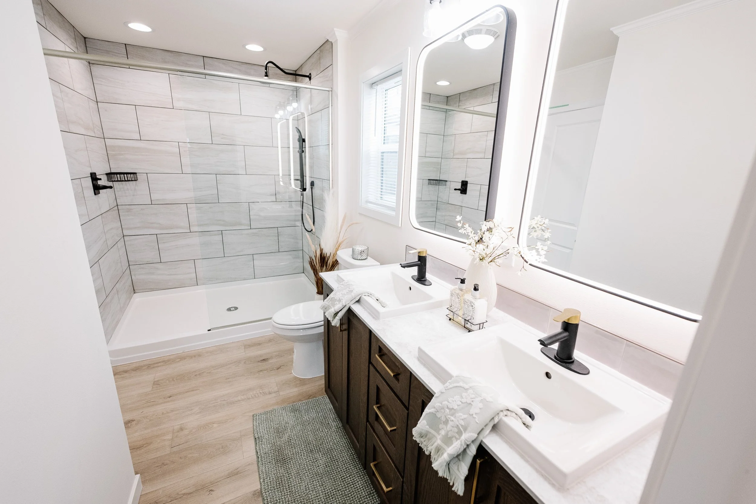 Cavco Farmhouse-19.jpg