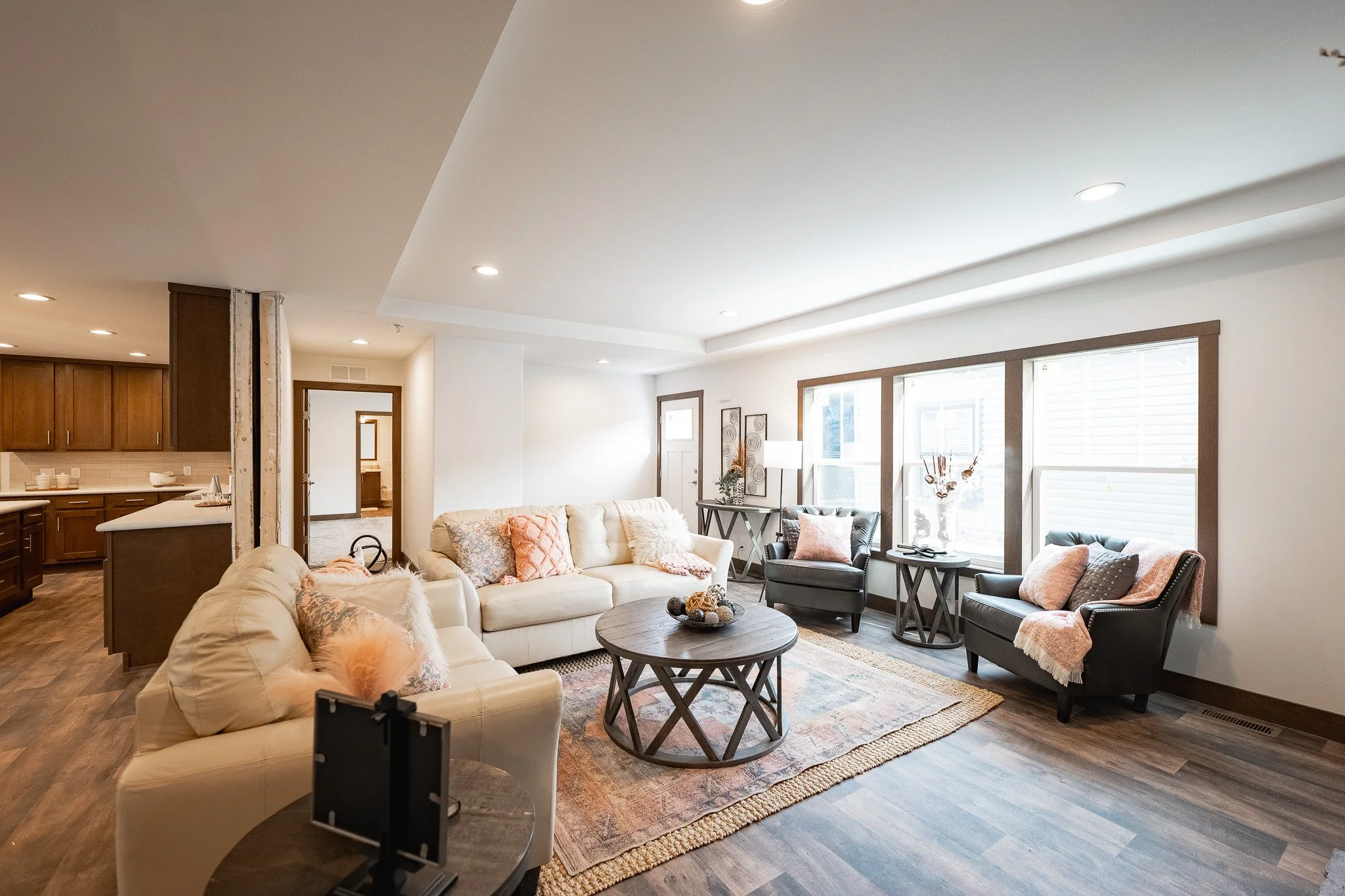 livingroom photo inside the scult custom manufactured home 