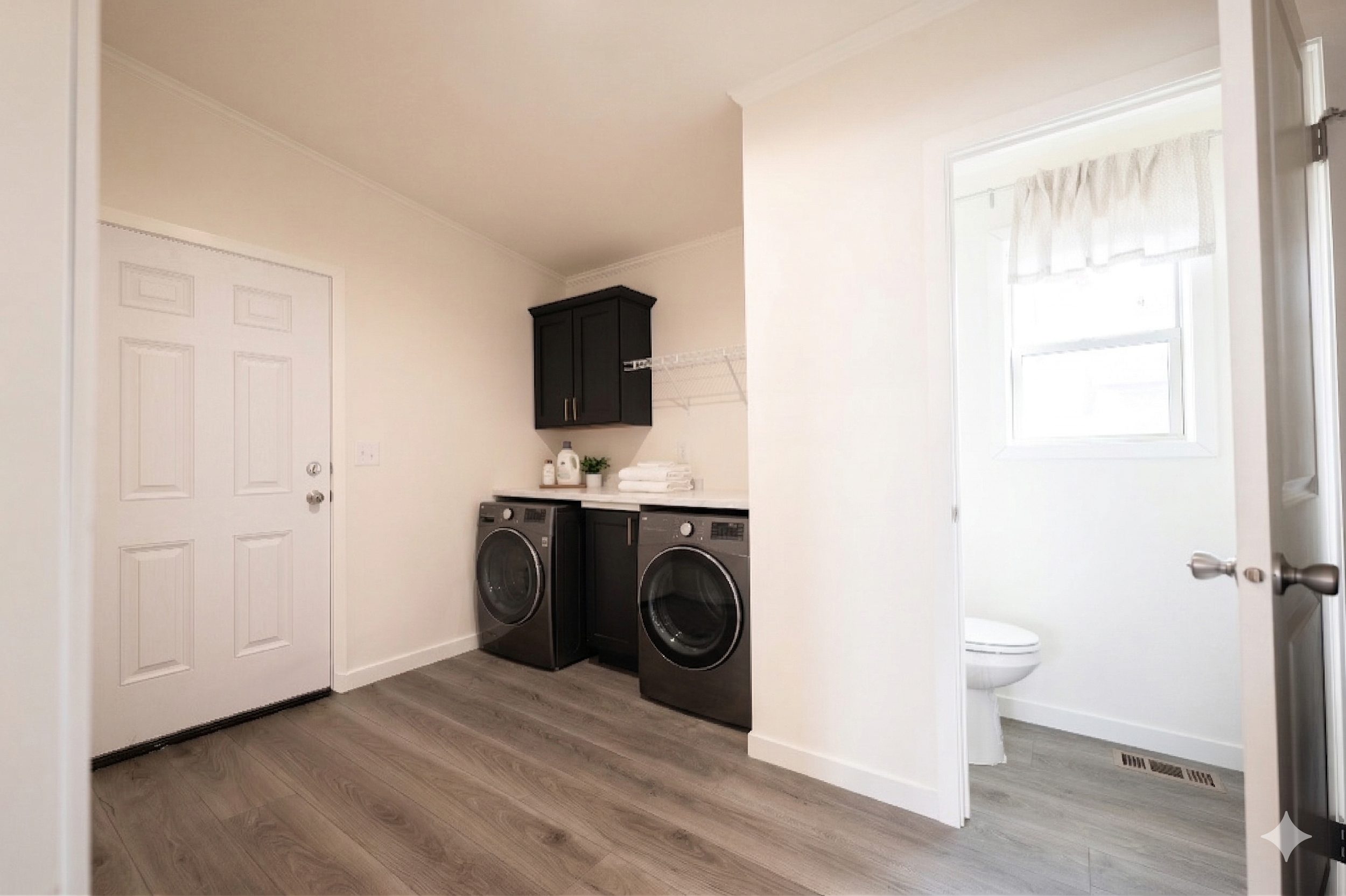 laundryroom inside thew cavco westlake ranch 