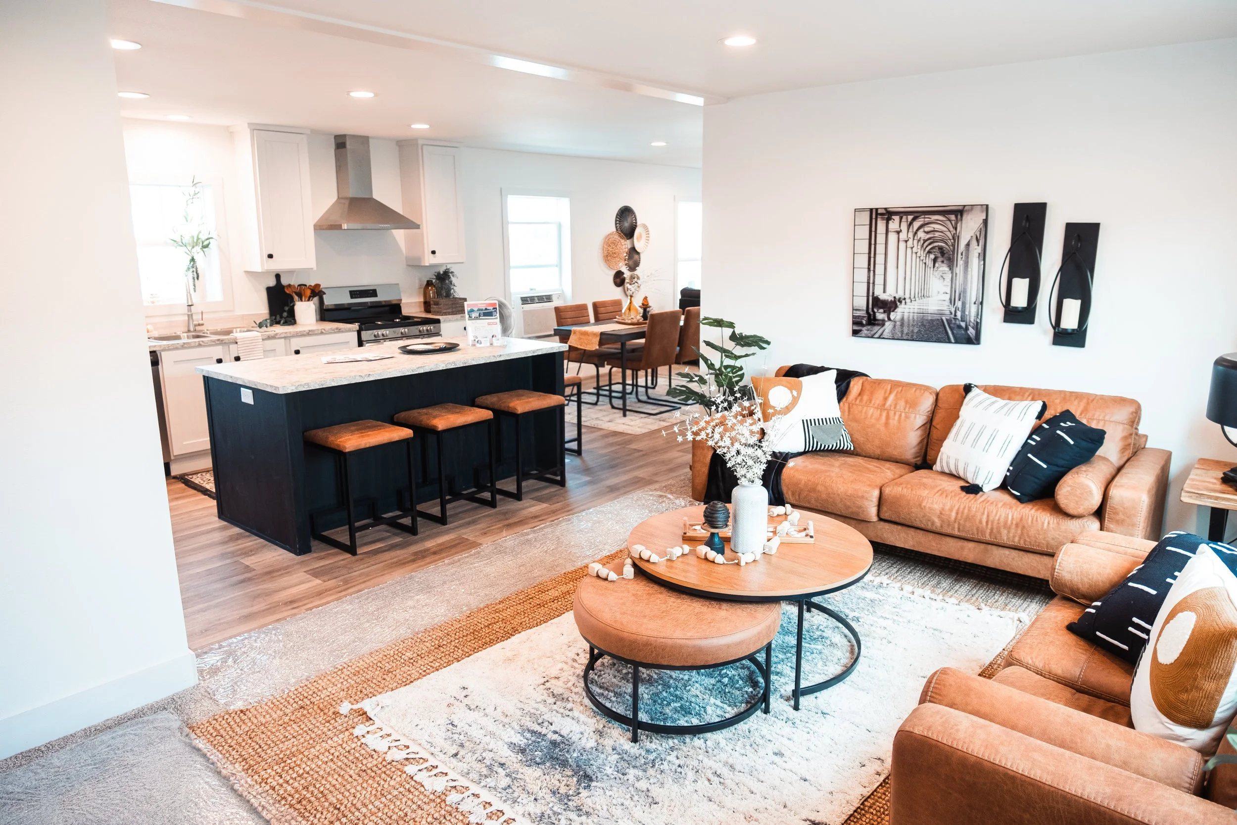 interior photo livingroom looking into the kitchen schult tempo my girl 