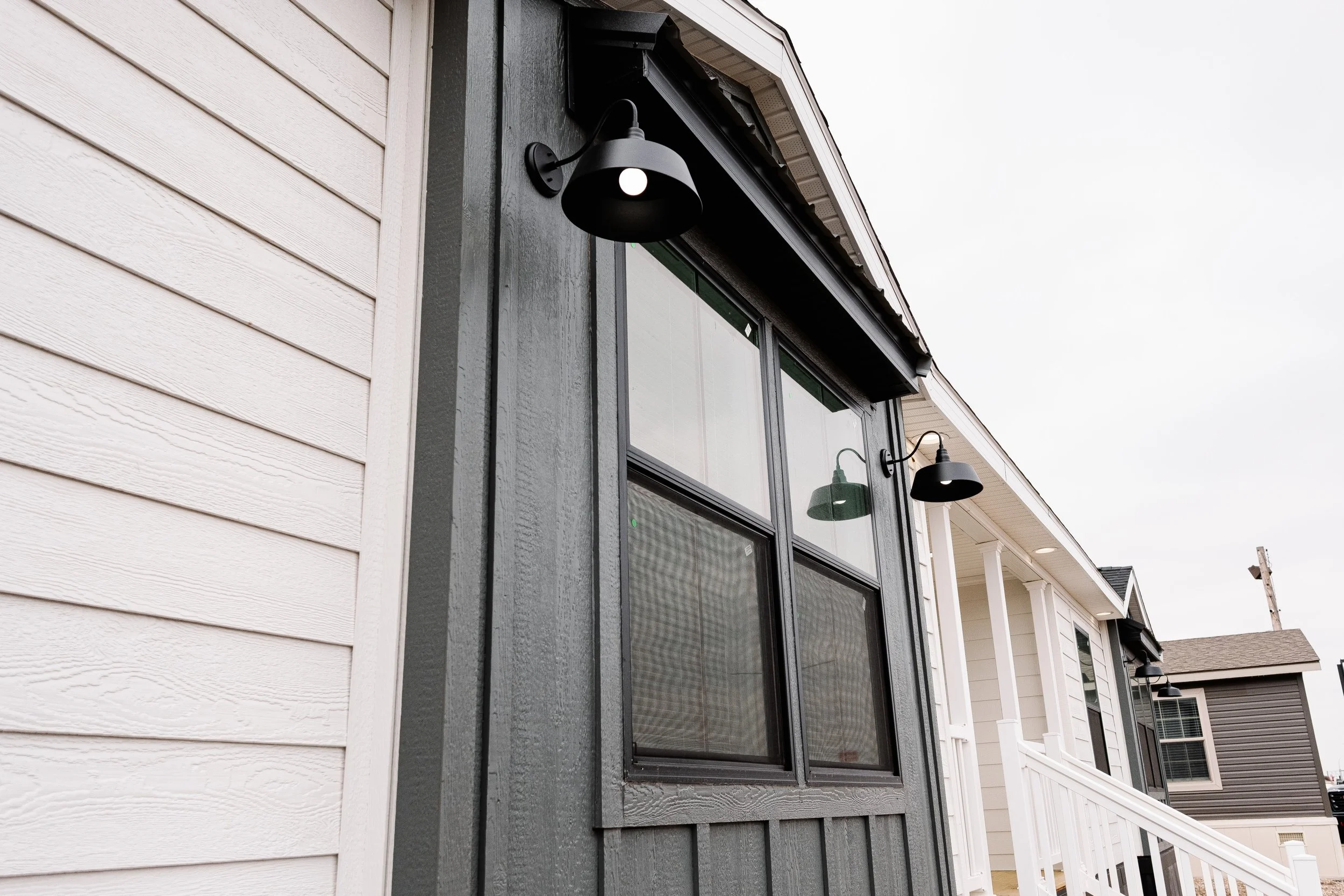 Cavco Farmhouse-2.jpg