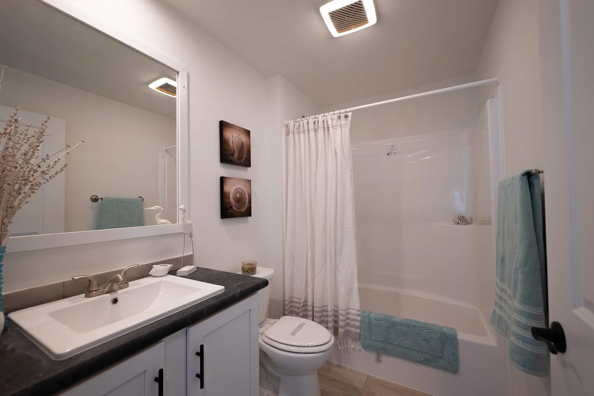 bathroom photo inside the schult ramsey 2022-1 manufactured home 