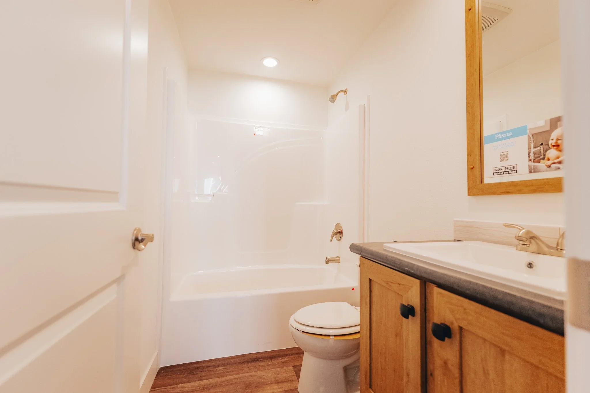 secondary bathroom in the schult tempo sweet dreams 
