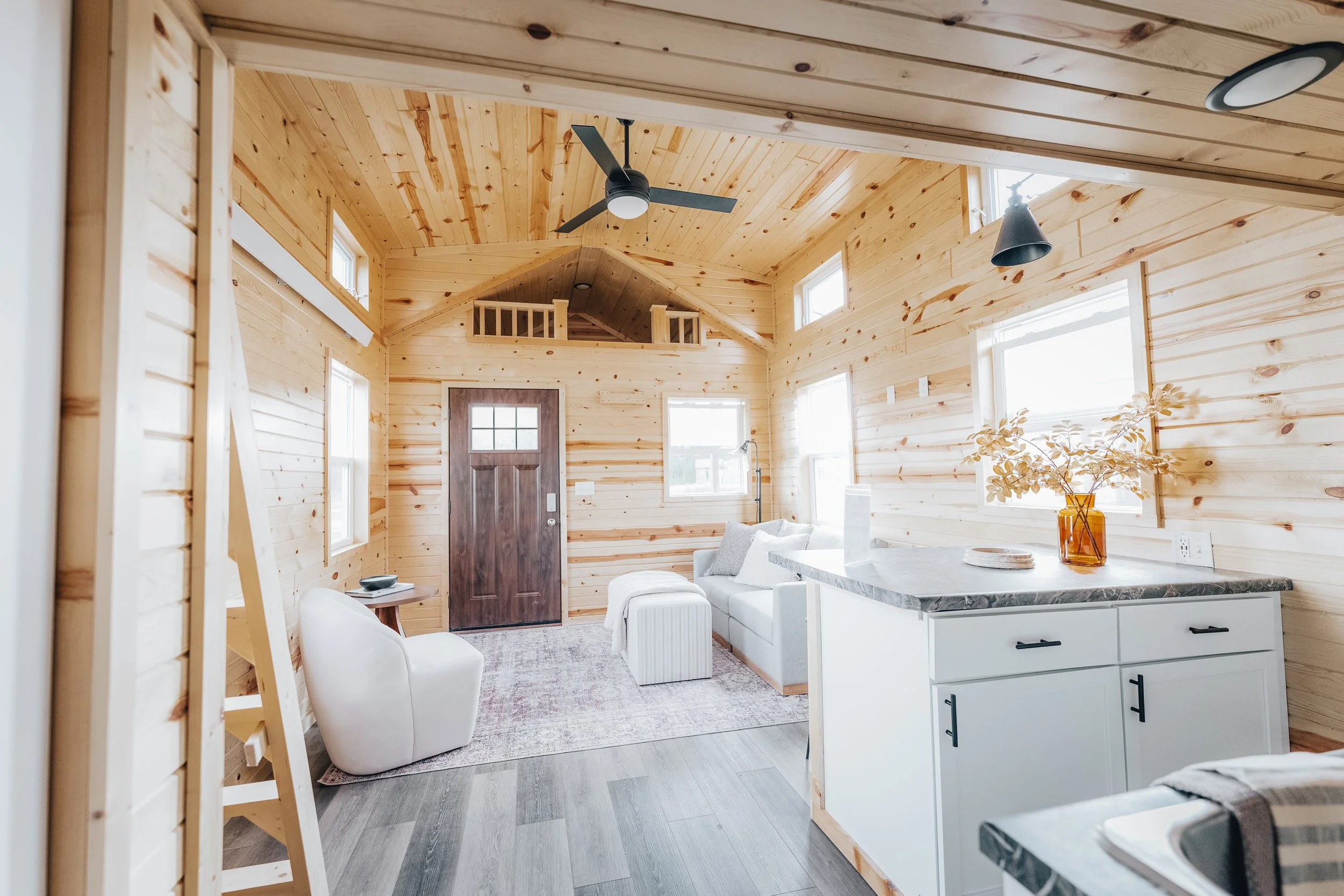 small cabin with kitchen and loft 