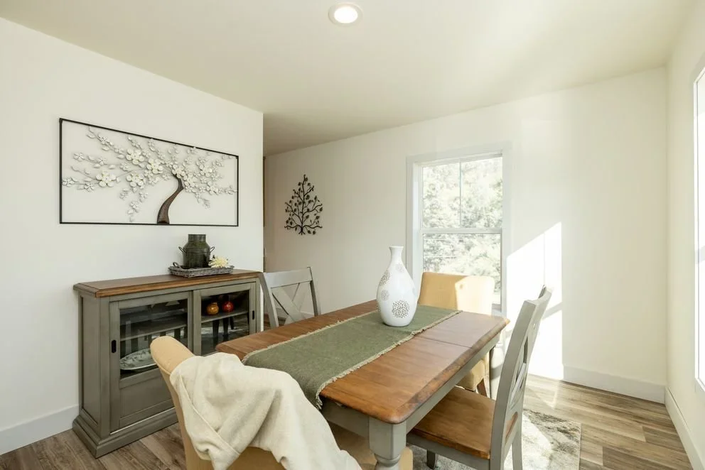 dinning room photo inside the johnny b goode manufactured home 