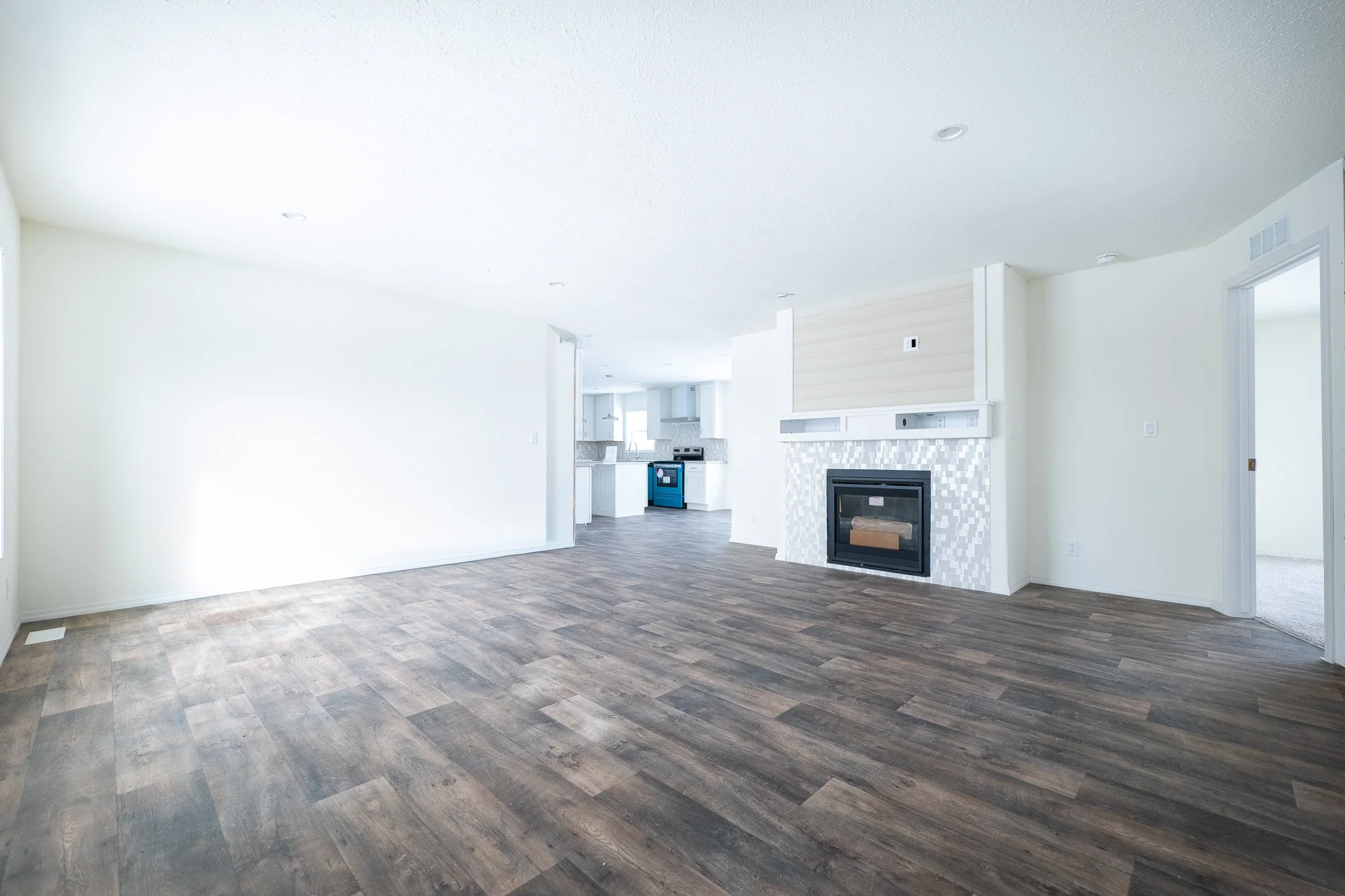 livingroom photo with fire place in schult legend 377