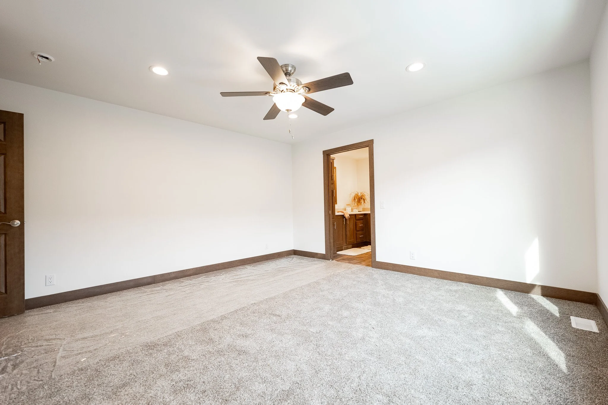 master bedroom inside the schult legend custom 