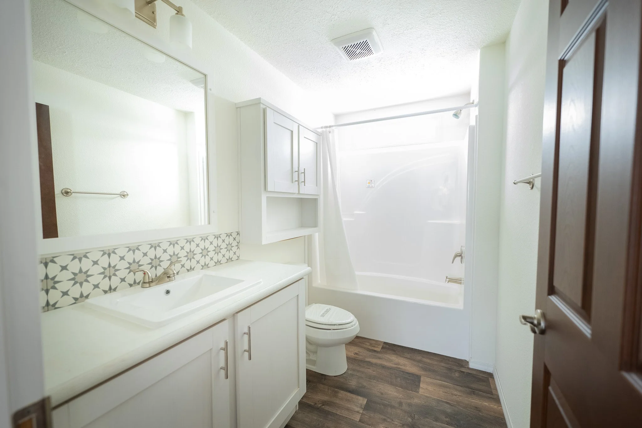 bathroom photo inside the schult legend 377 manufatured home 