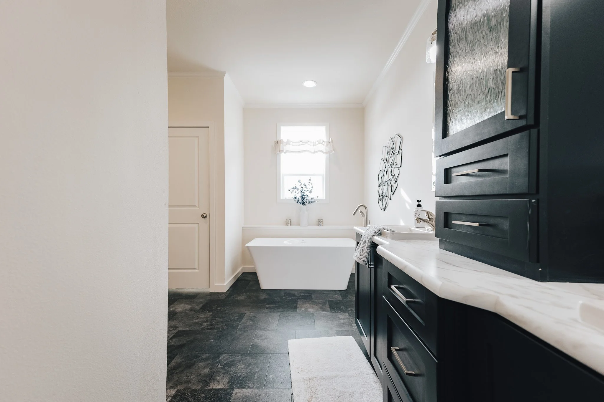 photo of master bathroom photo inside cavco sapphire manufactured home 