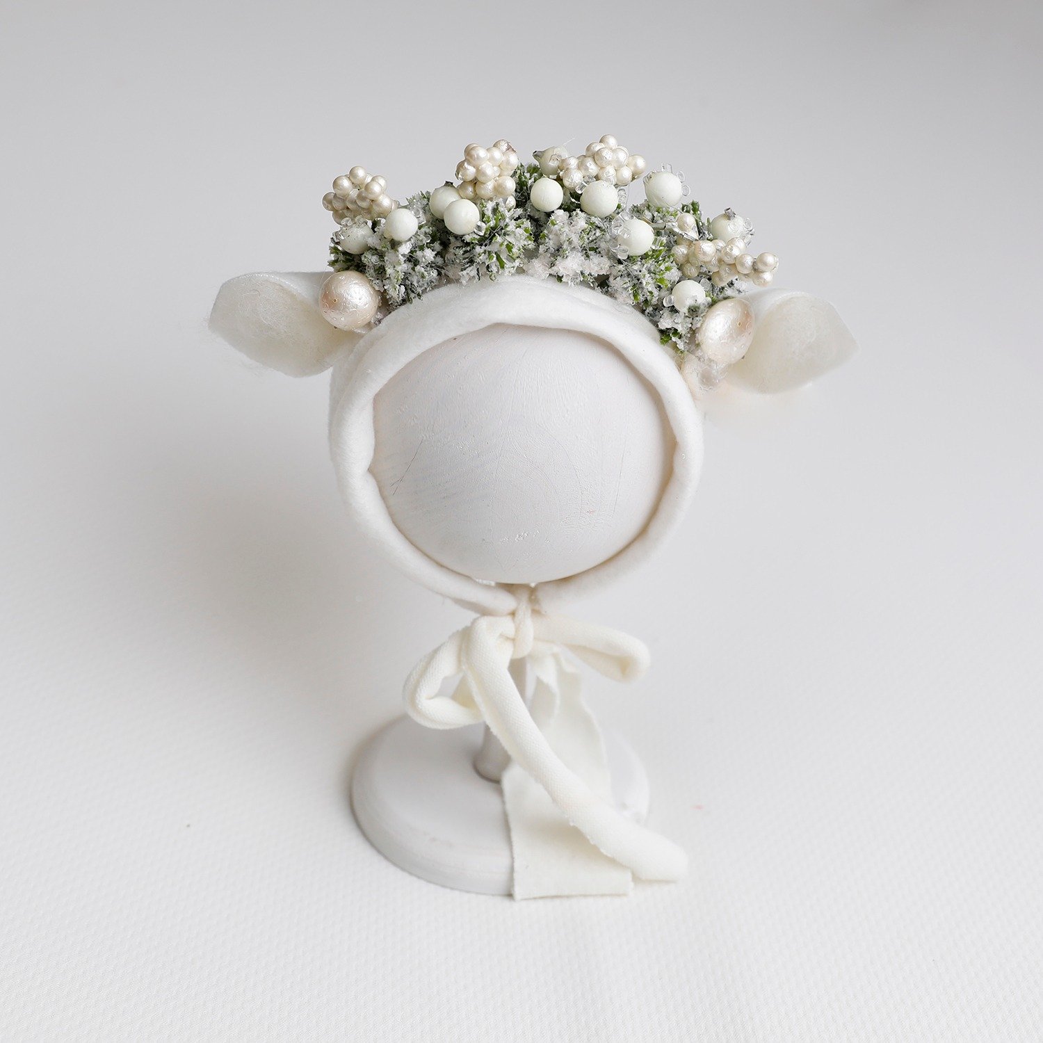 White Deer Bonnet