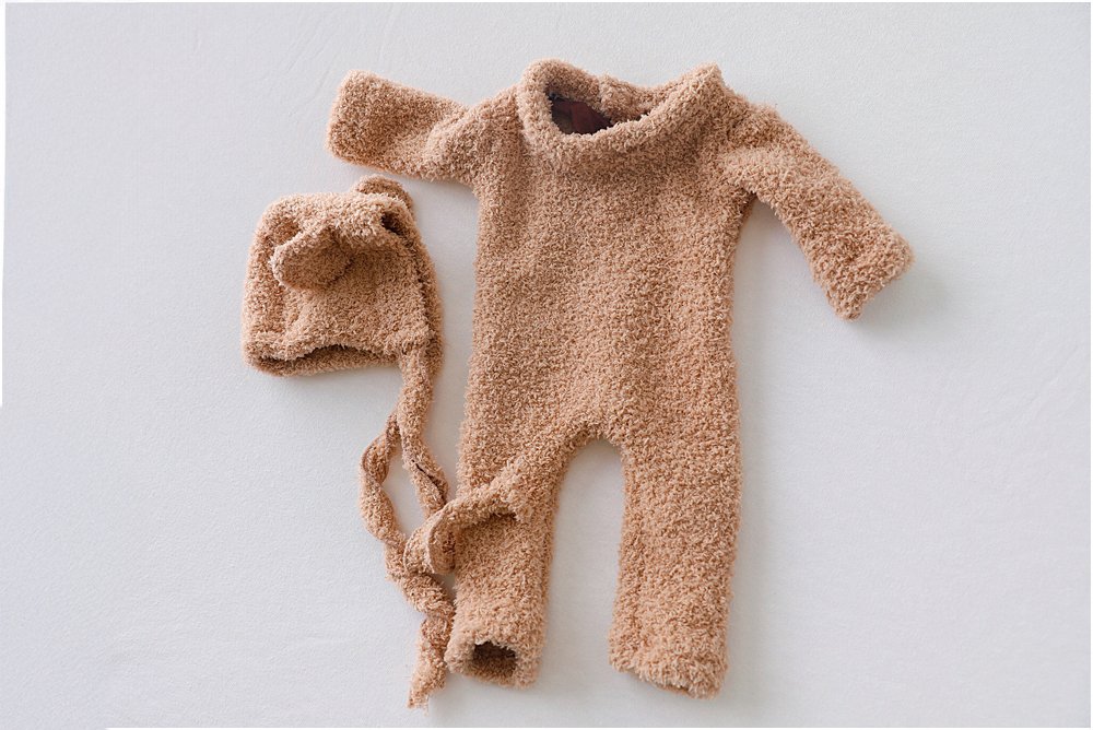 Simple newborn baby bear